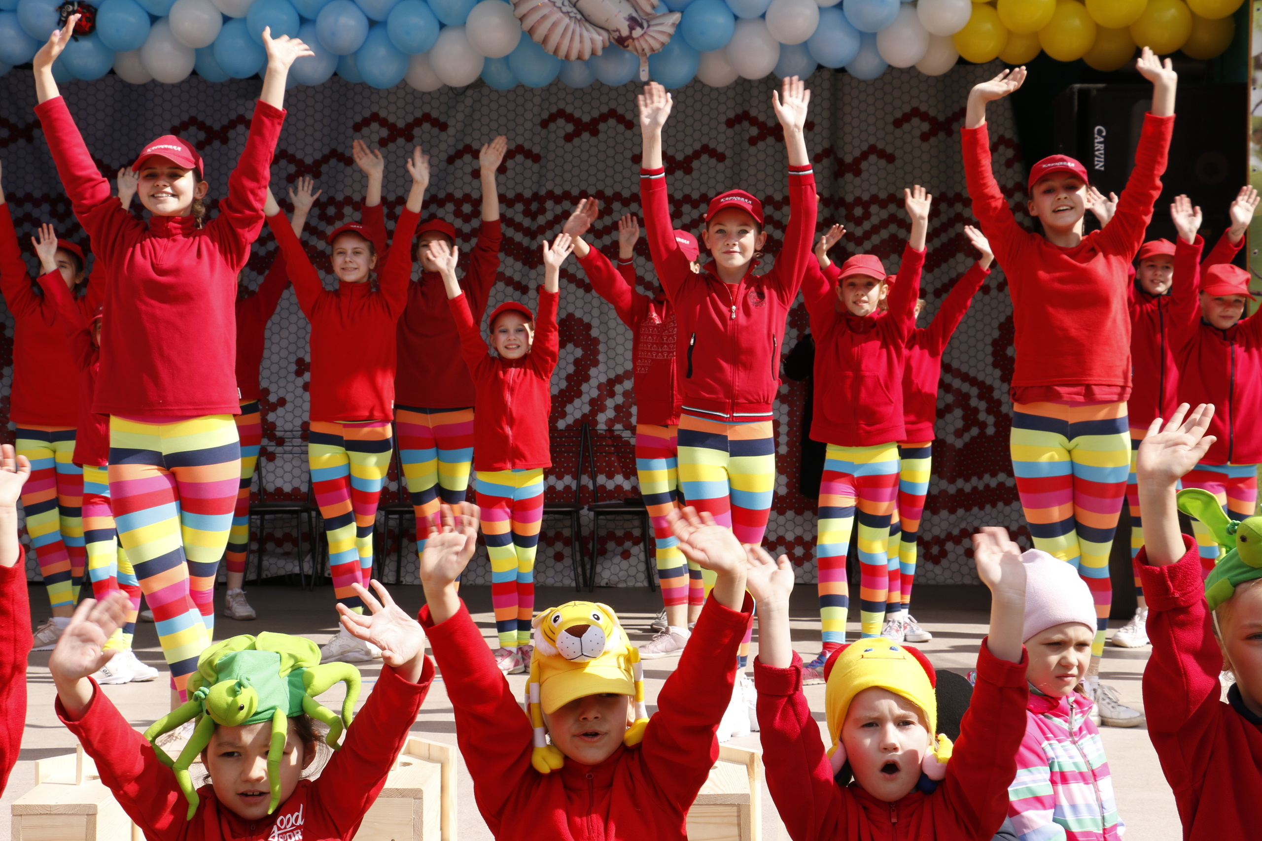 Прилет птиц, дети, экологическая акция, весна, скворечник, установка с. Мария Ткаченко. Документальная фотография