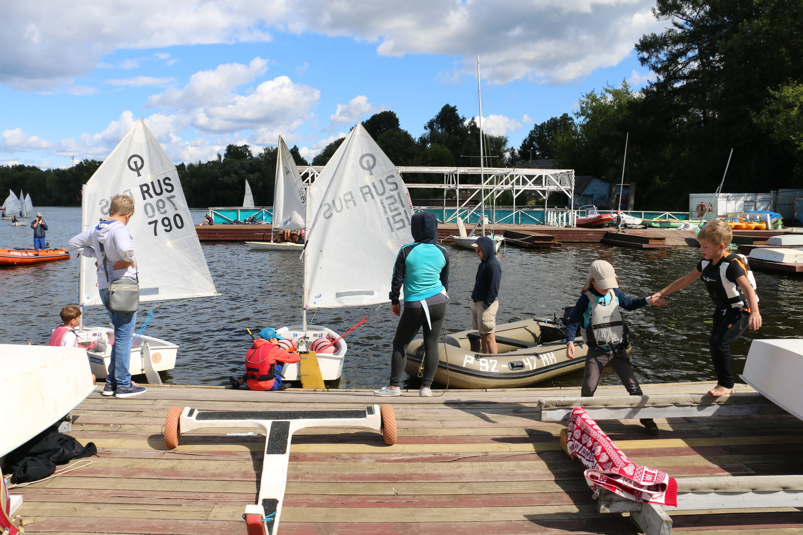 Парусный спорт, фото яхты, спортсмены, детский спорт, яхтинг, парус, у. Мария Ткаченко. Документальная фотография