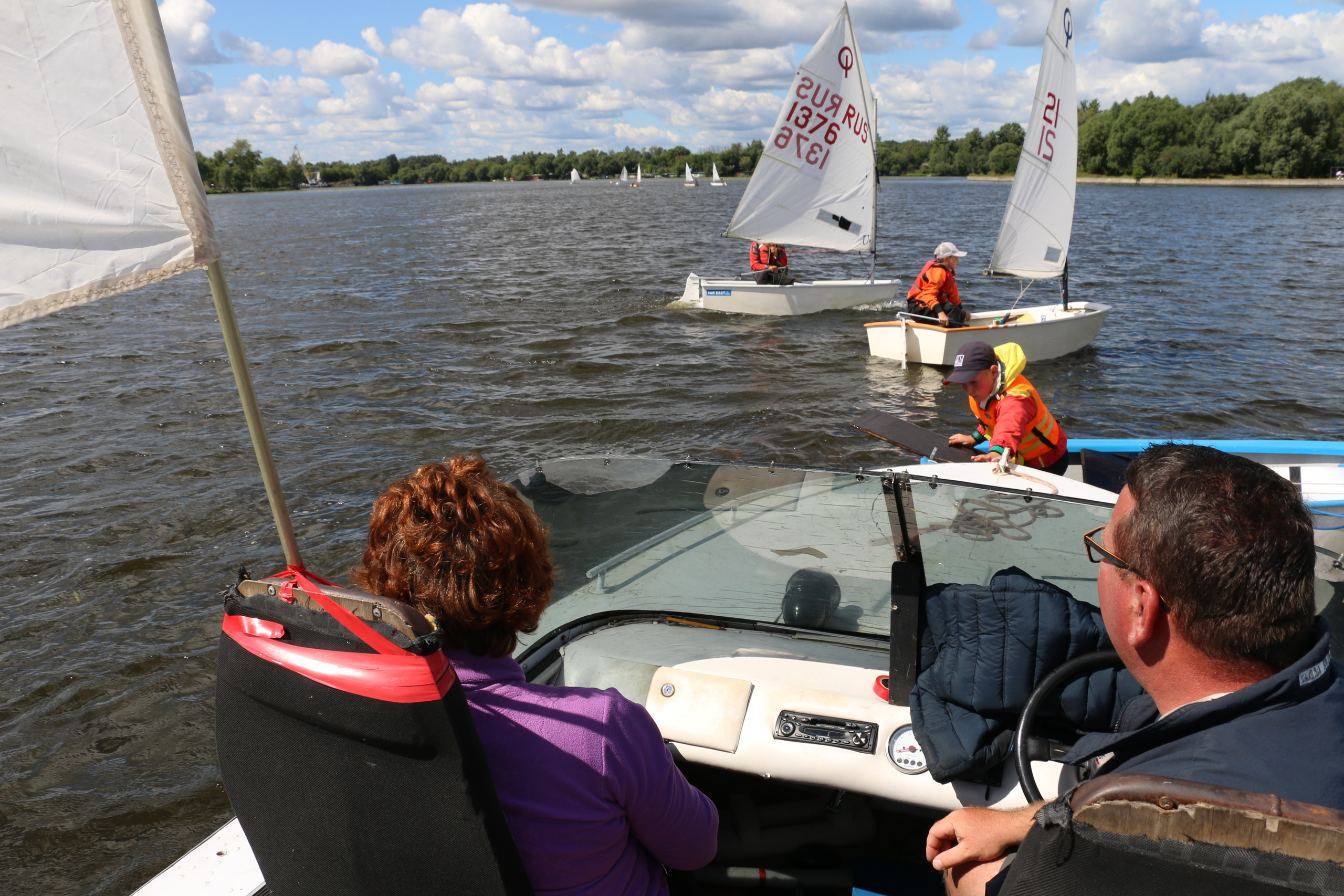 Парусный спорт, фото яхты, спортсмены, детский спорт, яхтинг, парус, у. Мария Ткаченко. Документальная фотография