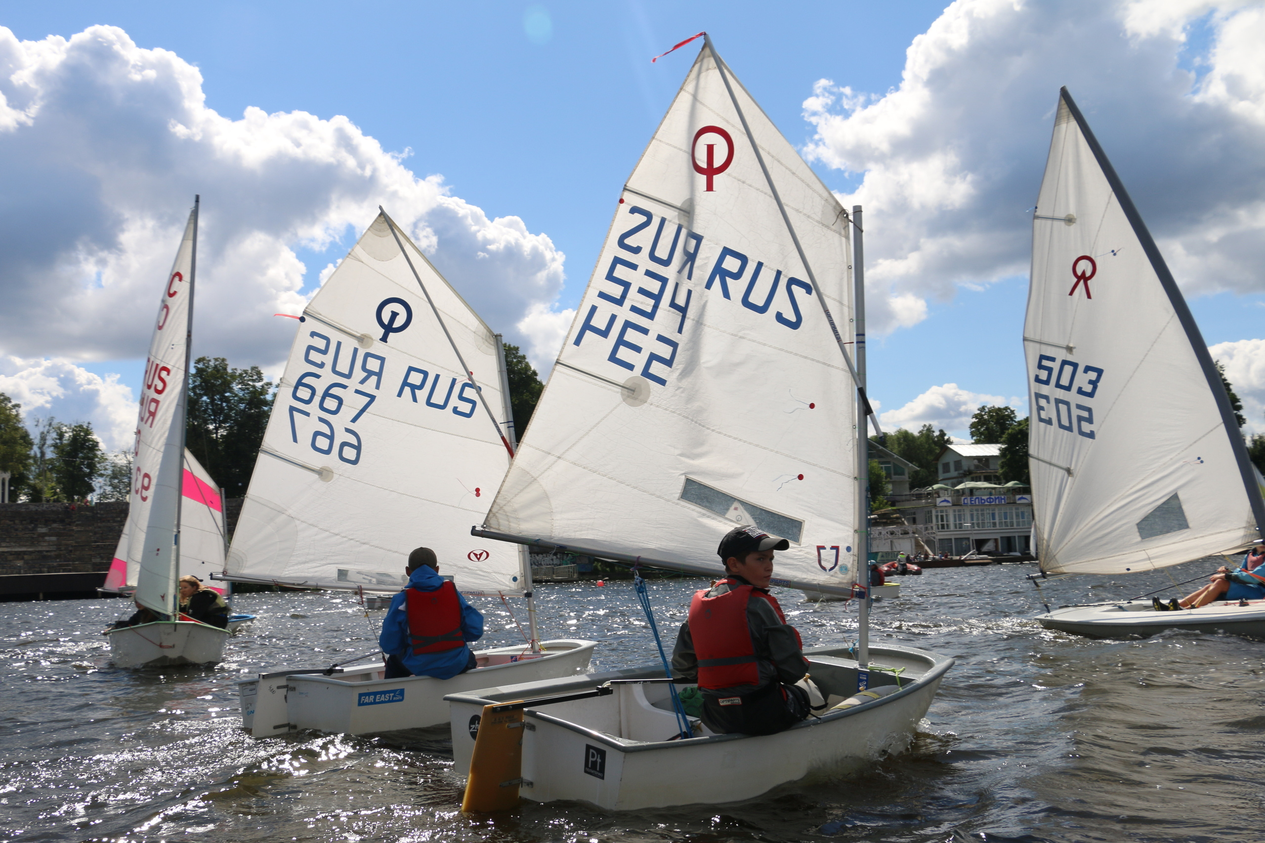 Парусный спорт, фото яхты, спортсмены, детский спорт, яхтинг, парус, у. Мария Ткаченко. Документальная фотография