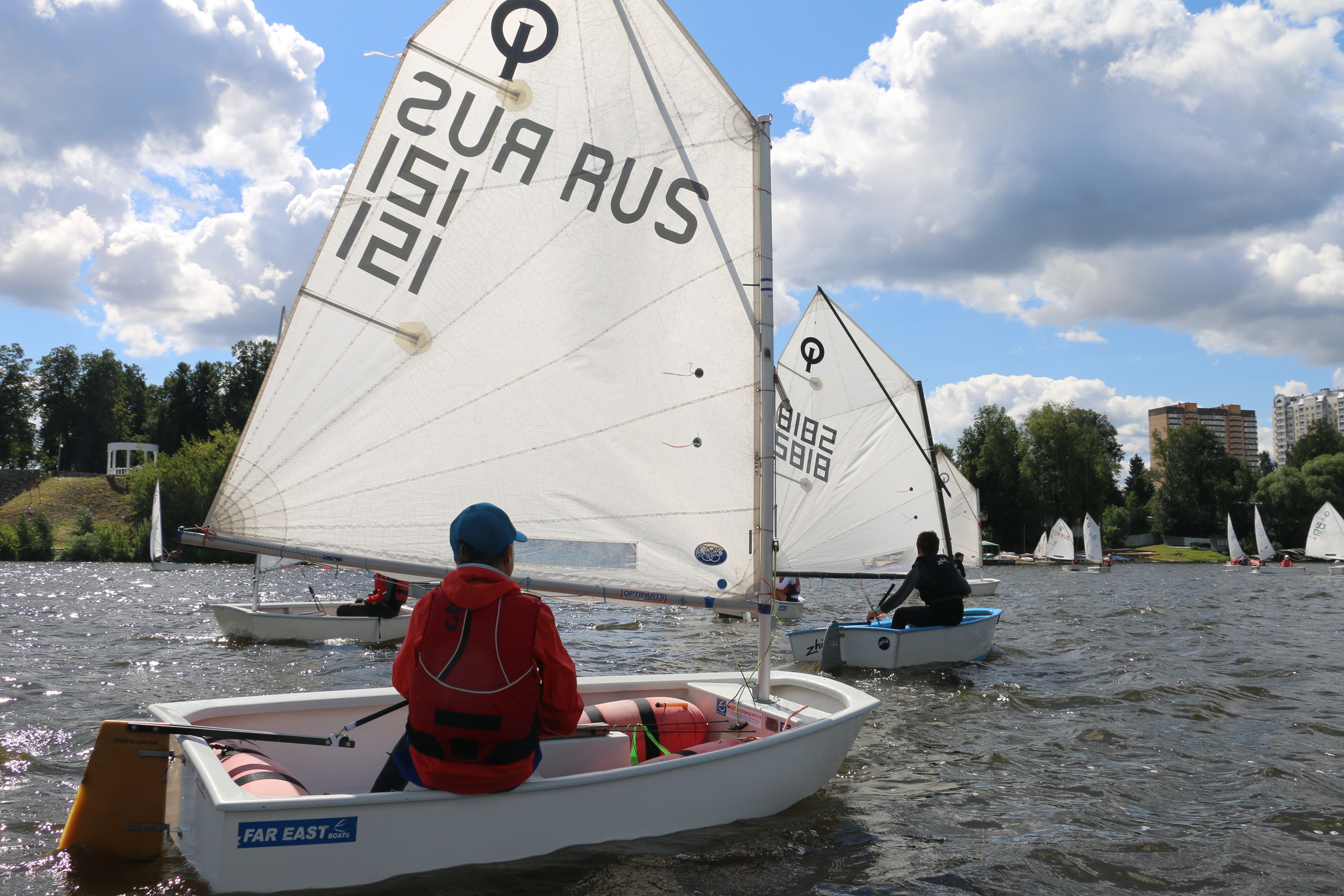 Парусный спорт, фото яхты, спортсмены, детский спорт, яхтинг, парус, у. Мария Ткаченко. Документальная фотография