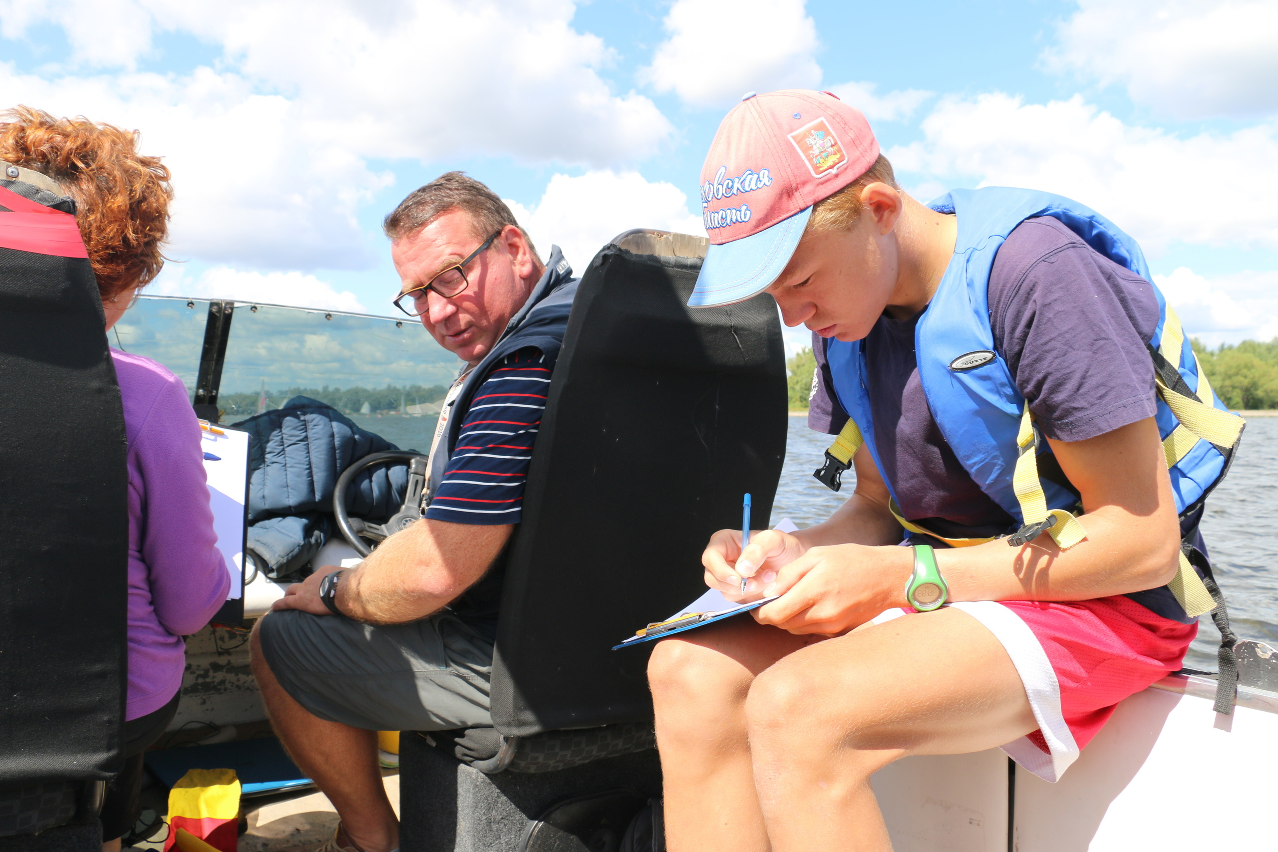 Парусный спорт, фото яхты, спортсмены, детский спорт, яхтинг, парус, у. Мария Ткаченко. Документальная фотография