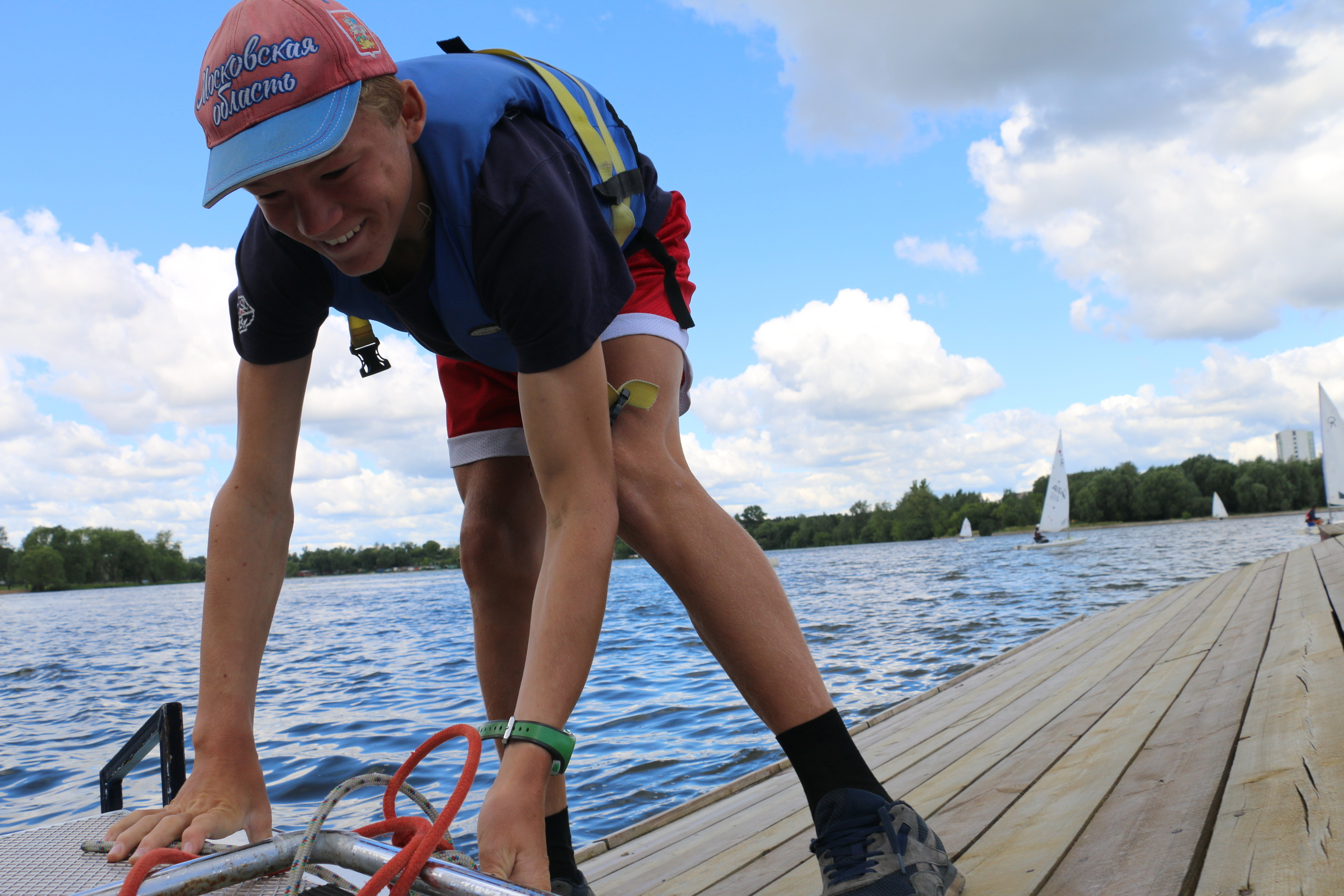 Парусный спорт, фото яхты, спортсмены, детский спорт, яхтинг, парус, у. Мария Ткаченко. Документальная фотография