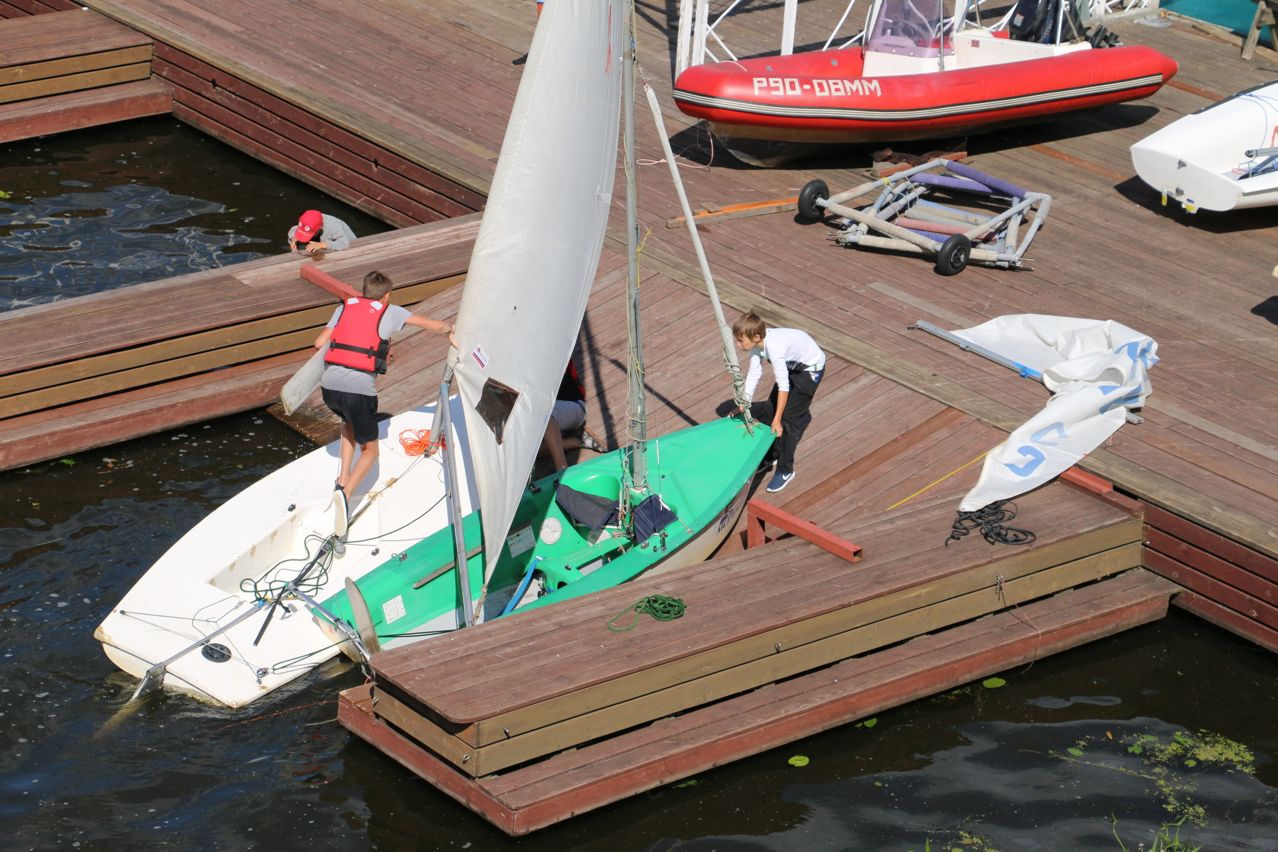 Парусный спорт, фото яхты, спортсмены, детский спорт, яхтинг, парус, у. Мария Ткаченко. Документальная фотография