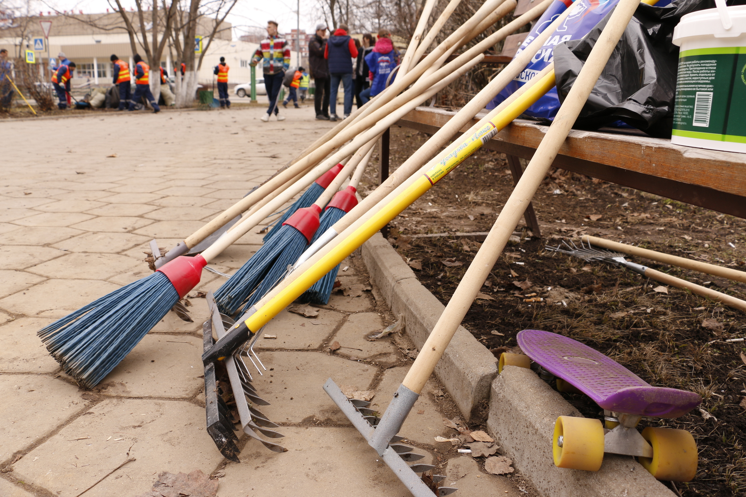 Благоустройство, строительство, субботник экология, посадка деревьев,. Мария Ткаченко. Документальная фотография