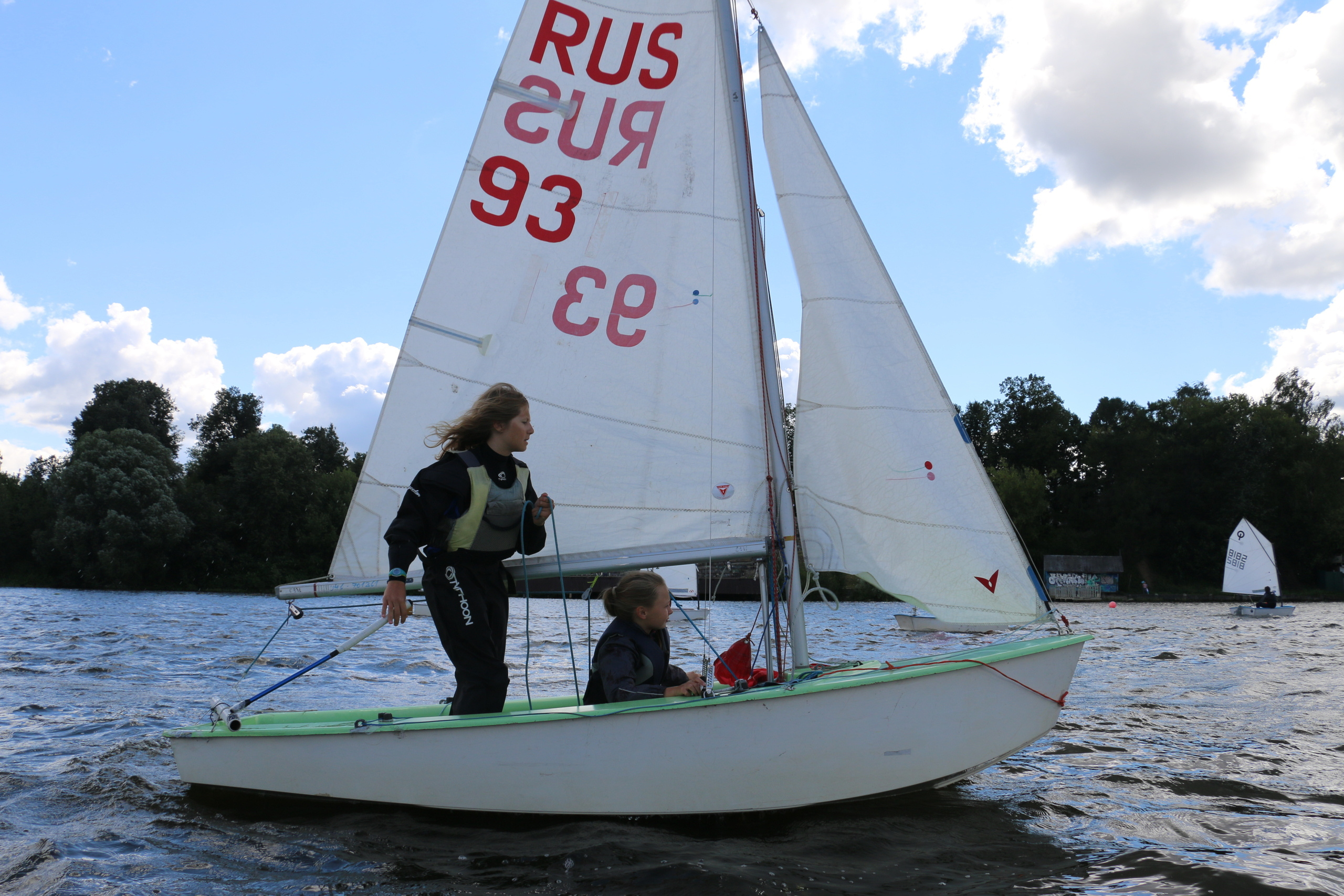 Парусный спорт, фото яхты, спортсмены, детский спорт, яхтинг, парус, у. Мария Ткаченко. Документальная фотография