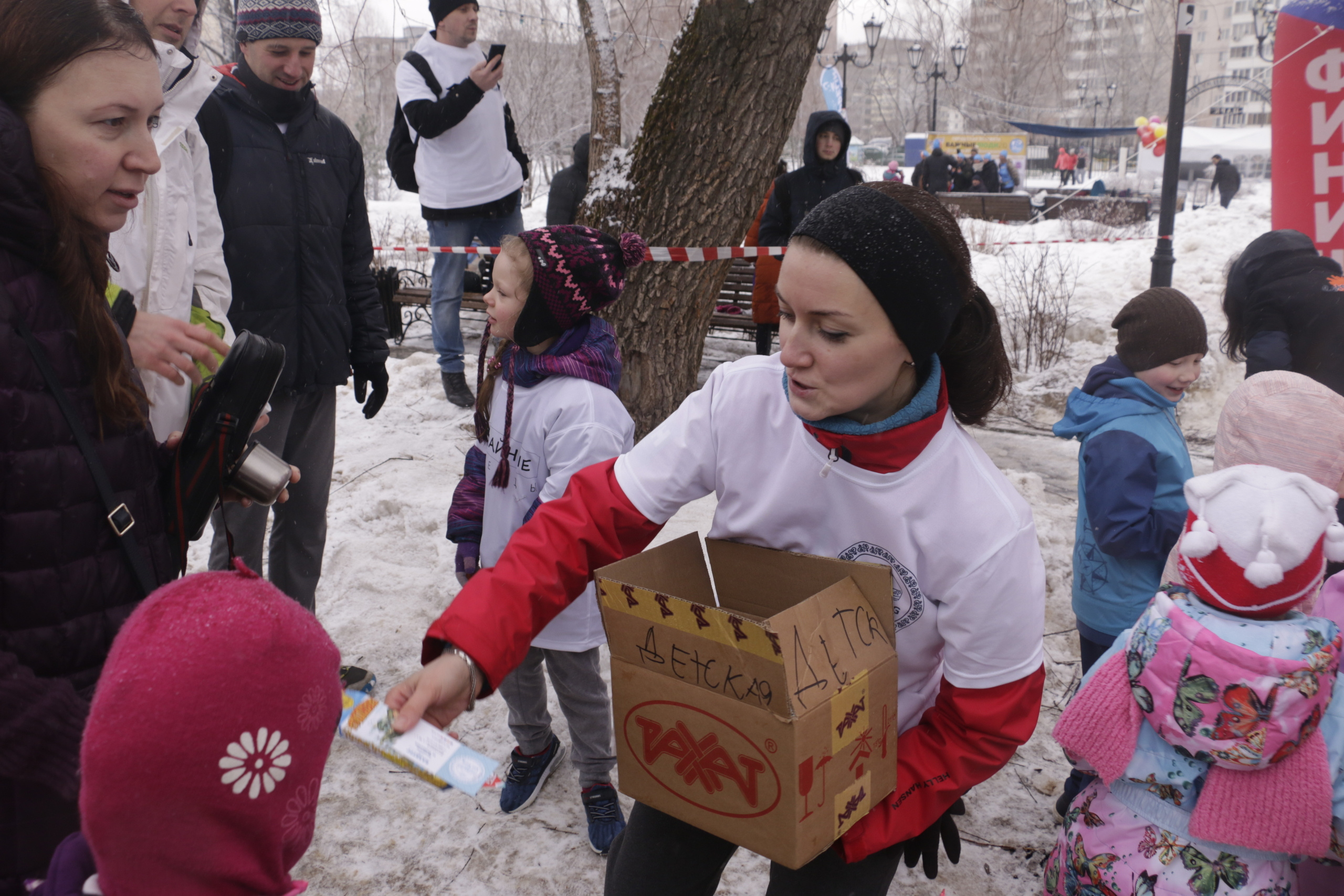Эстафета, пробег, легкоатлетический пробег, важные люди, люди, дети, с. Мария Ткаченко. Документальная фотография