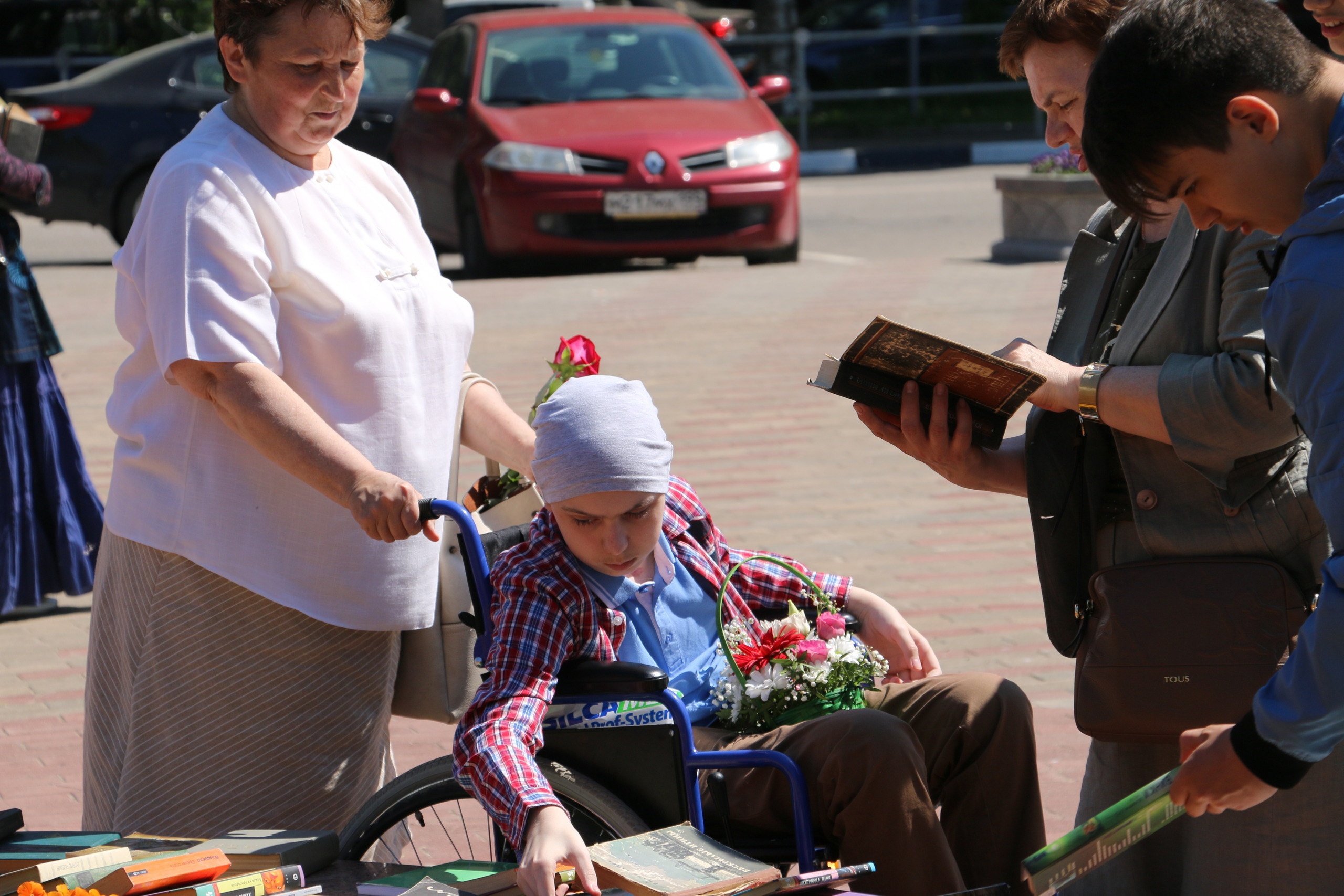 Благотворительная акция, сбор макулатуры, благотворительность, сбор ср. Мария Ткаченко. Документальная фотография
