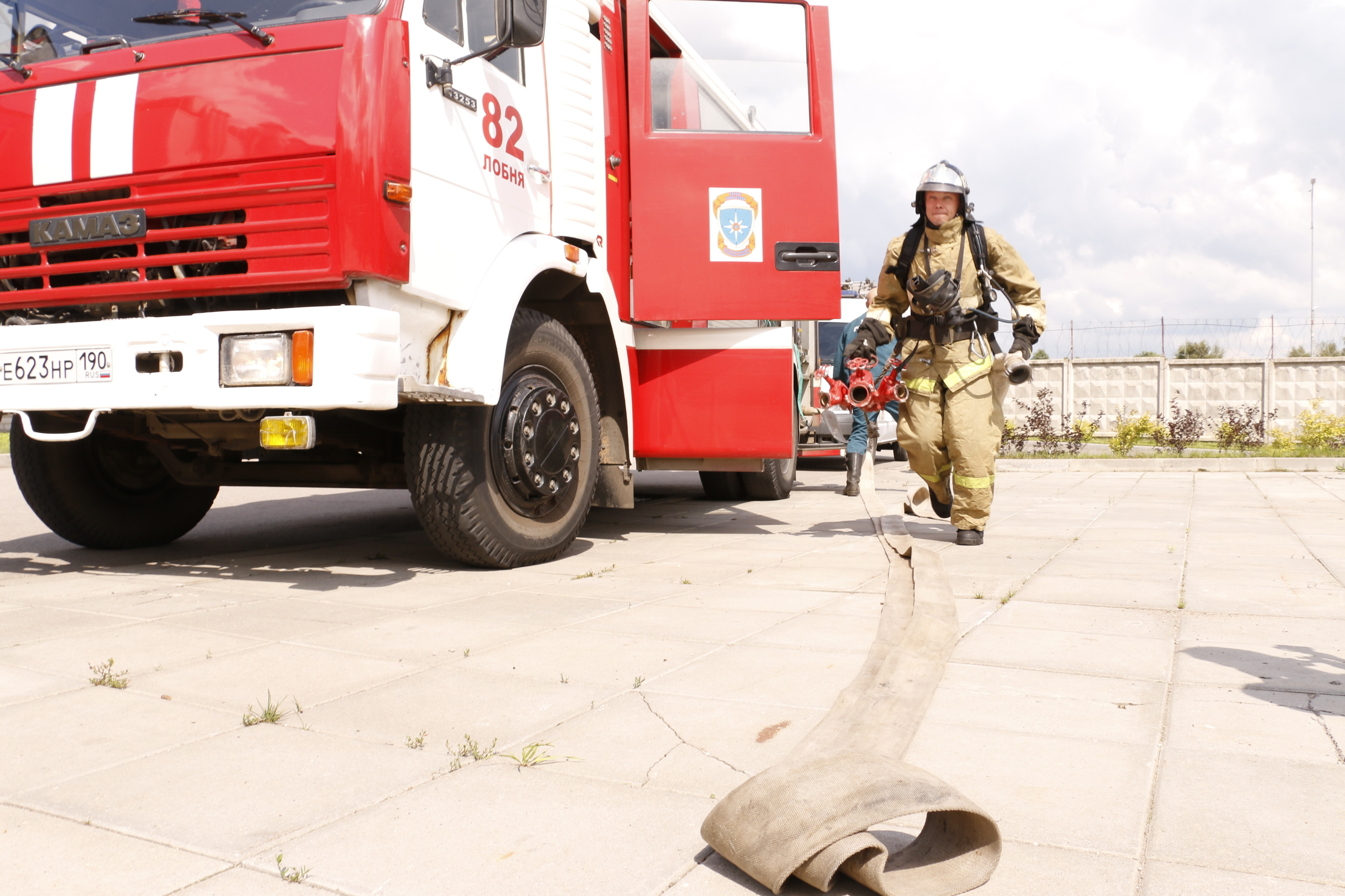 Спасательная операция, учения, служба спасения, мчс в работе, служба с. Мария Ткаченко. Документальная фотография