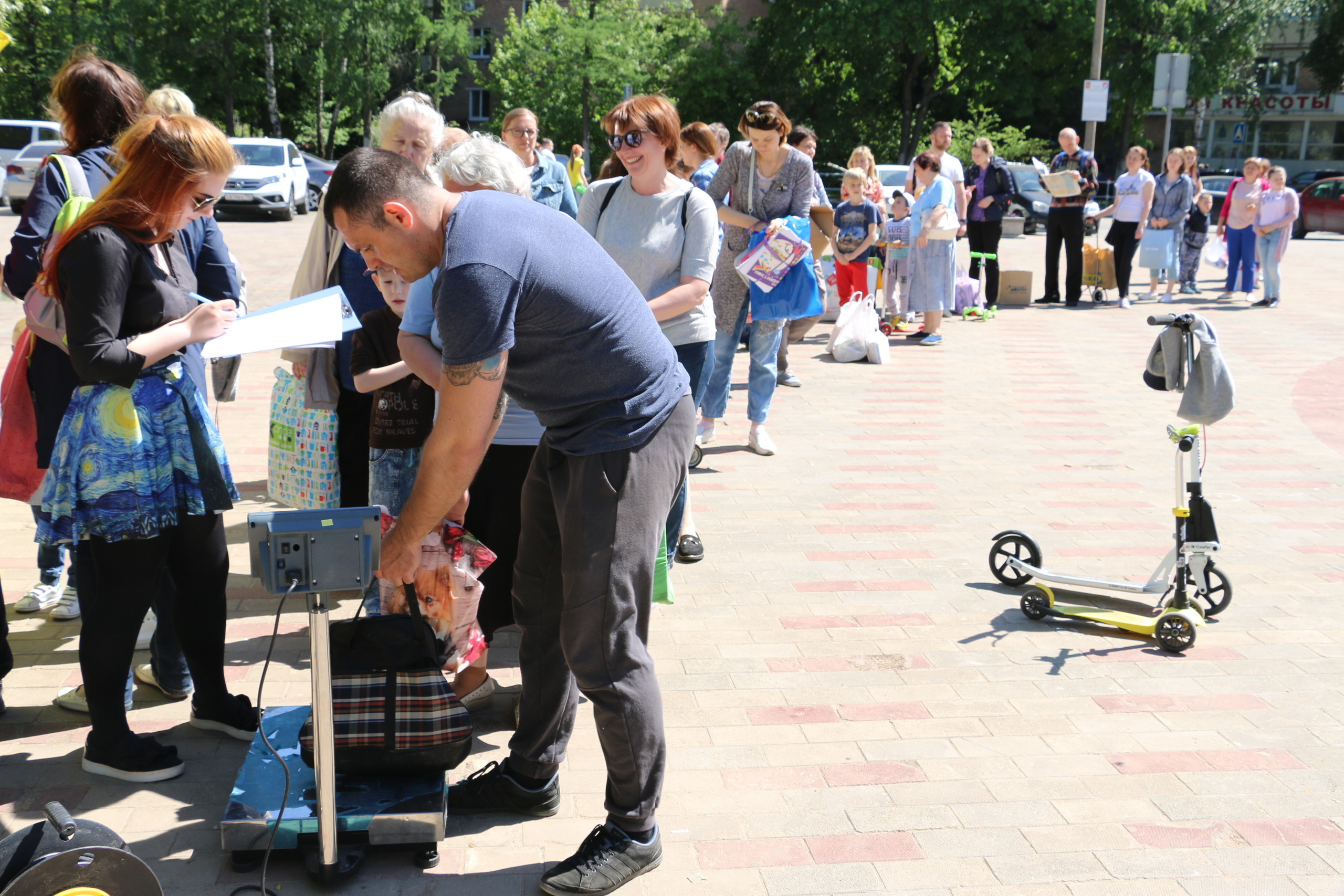 Благотворительная акция, сбор макулатуры, благотворительность, сбор ср. Мария Ткаченко. Документальная фотография