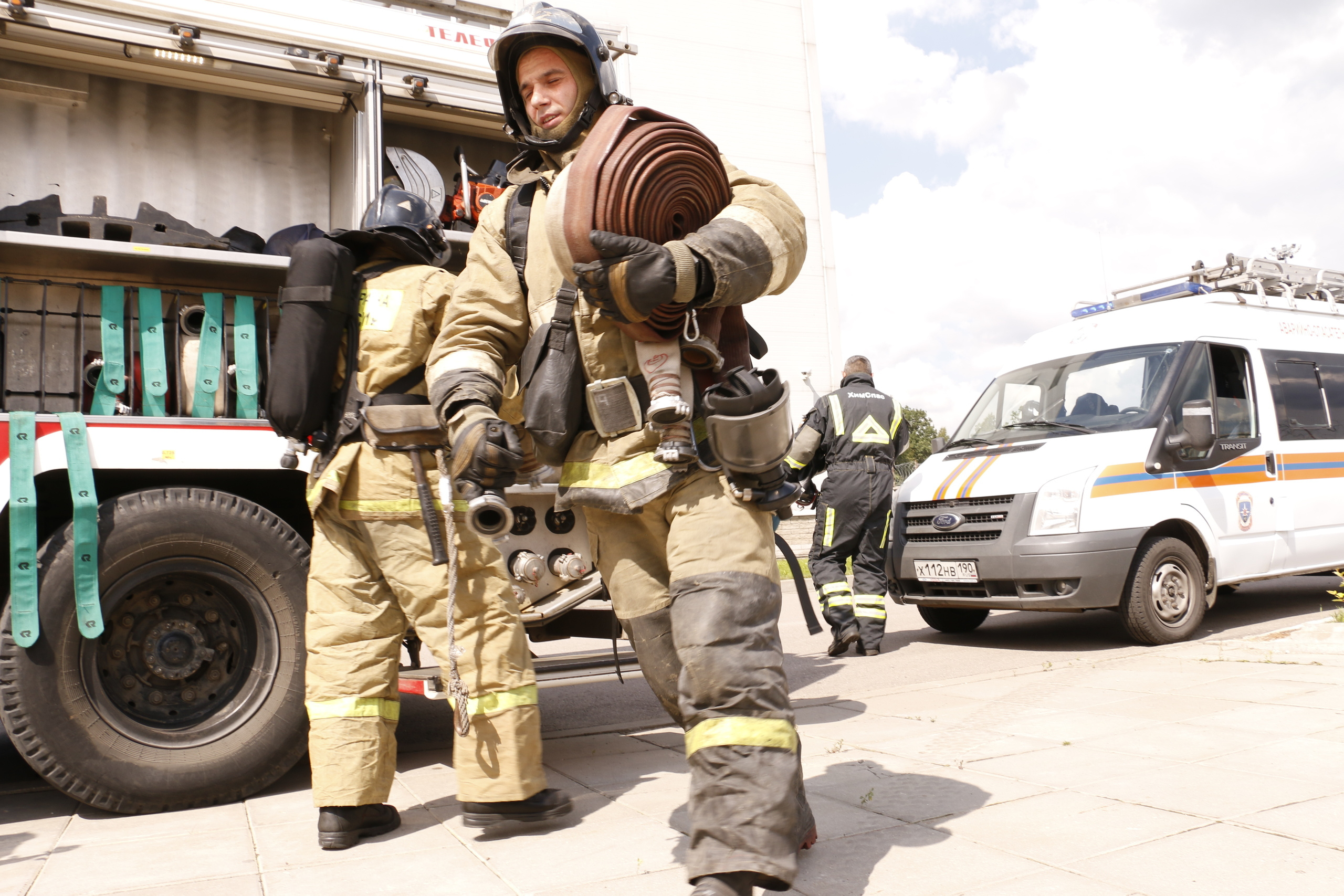 Спасательная операция, учения, служба спасения, мчс в работе, служба с. Мария Ткаченко. Документальная фотография