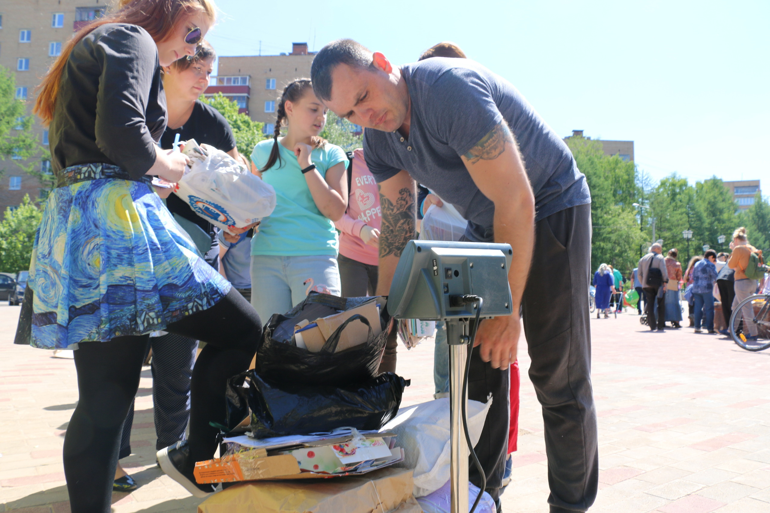 Благотворительная акция, сбор макулатуры, благотворительность, сбор ср. Мария Ткаченко. Документальная фотография