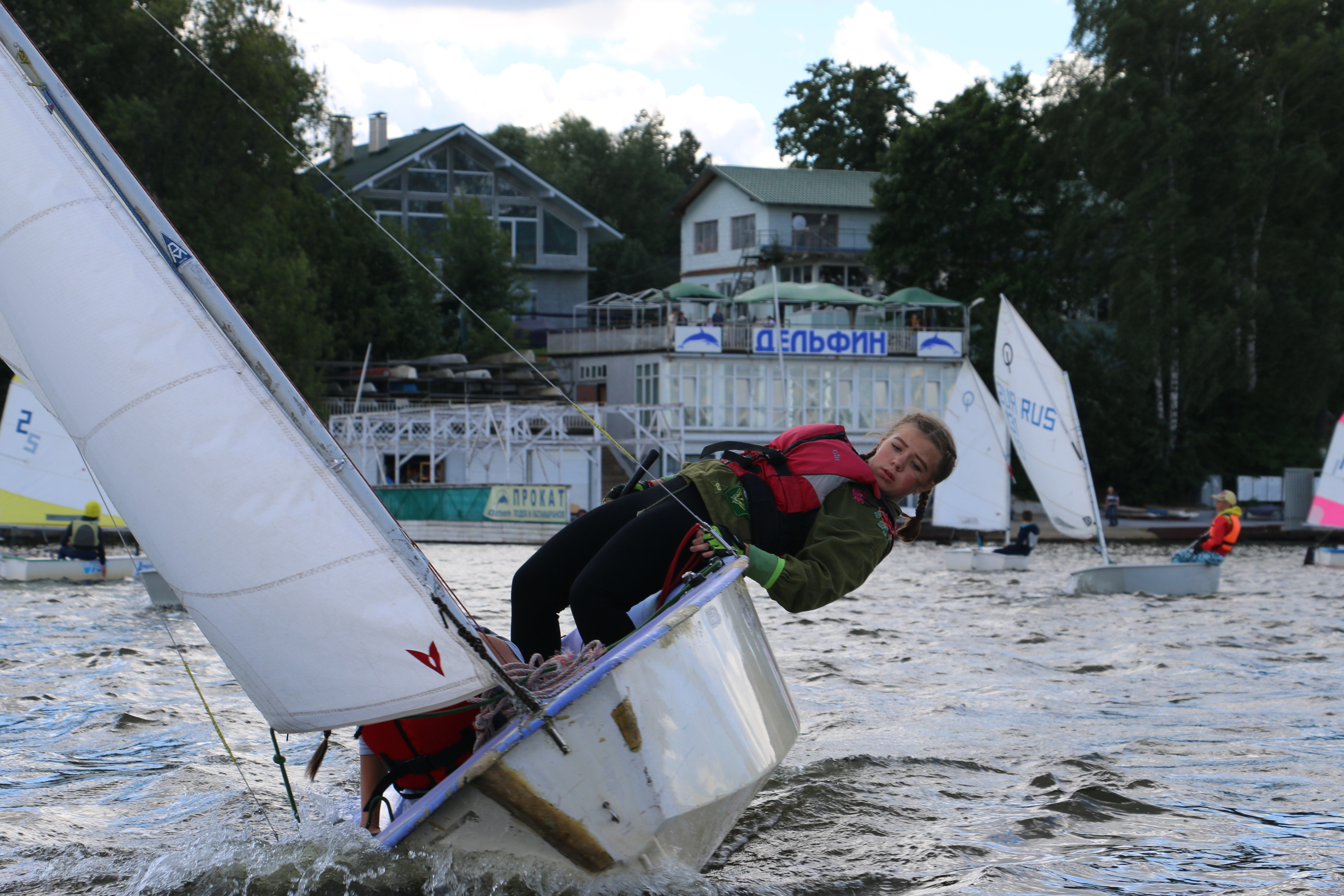Парусный спорт, фото яхты, спортсмены, детский спорт, яхтинг, парус, у. Мария Ткаченко. Документальная фотография