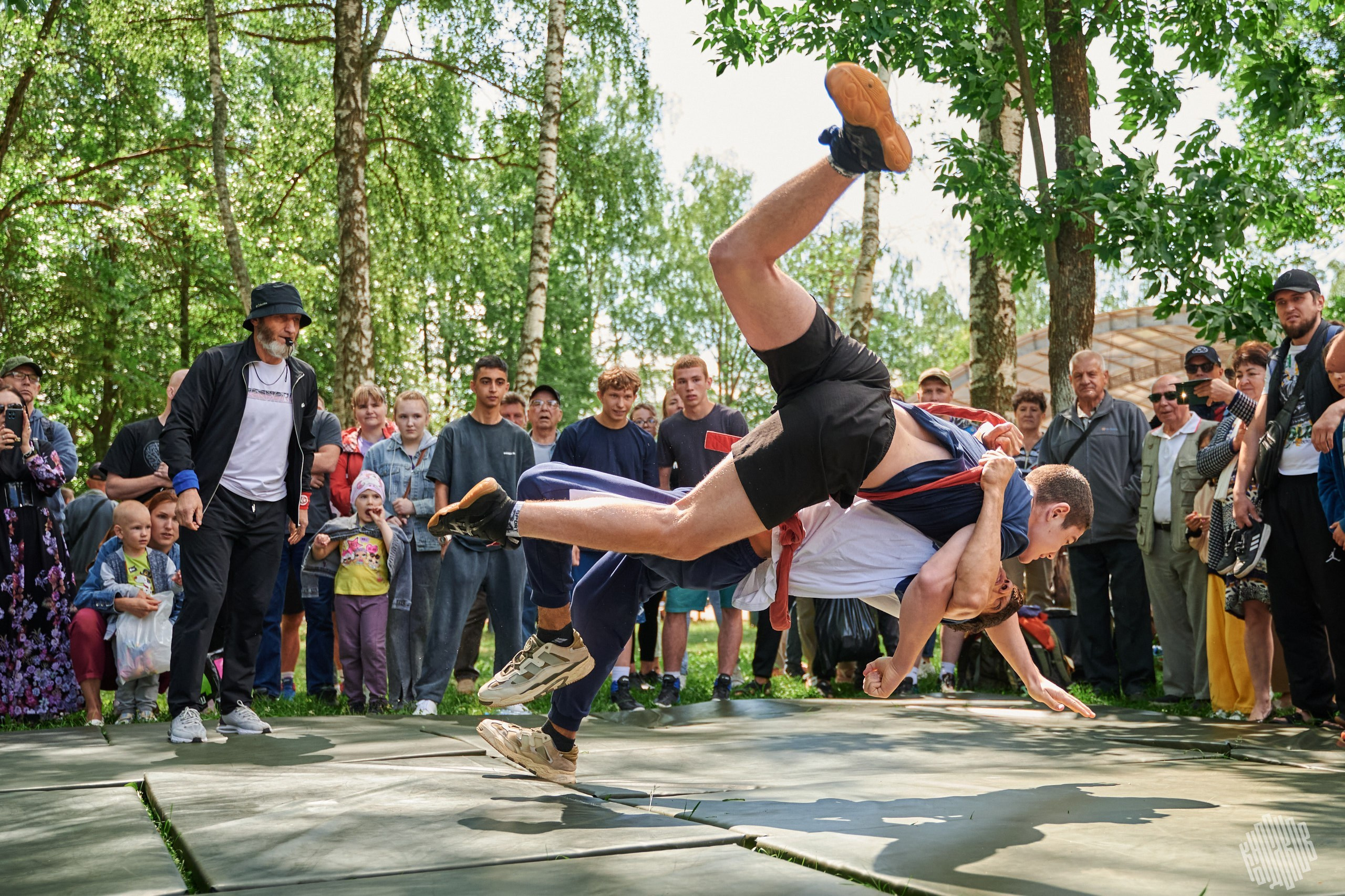 Фотопроект «The Люди» фотограф Александр Кондаков. Фотограф для маркетплейсов в Иваново | Съемки одежды и белья