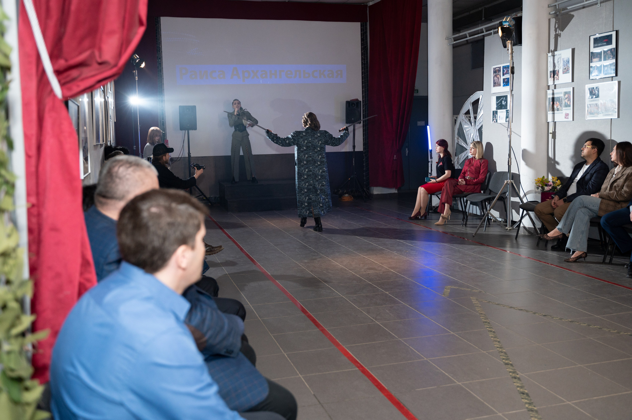 Закрытый показ милитари «Своя трансформация» дизайнера Юлии Бойченко | 24.04.2025. Фотограф в Омске Елизавета Кириллова