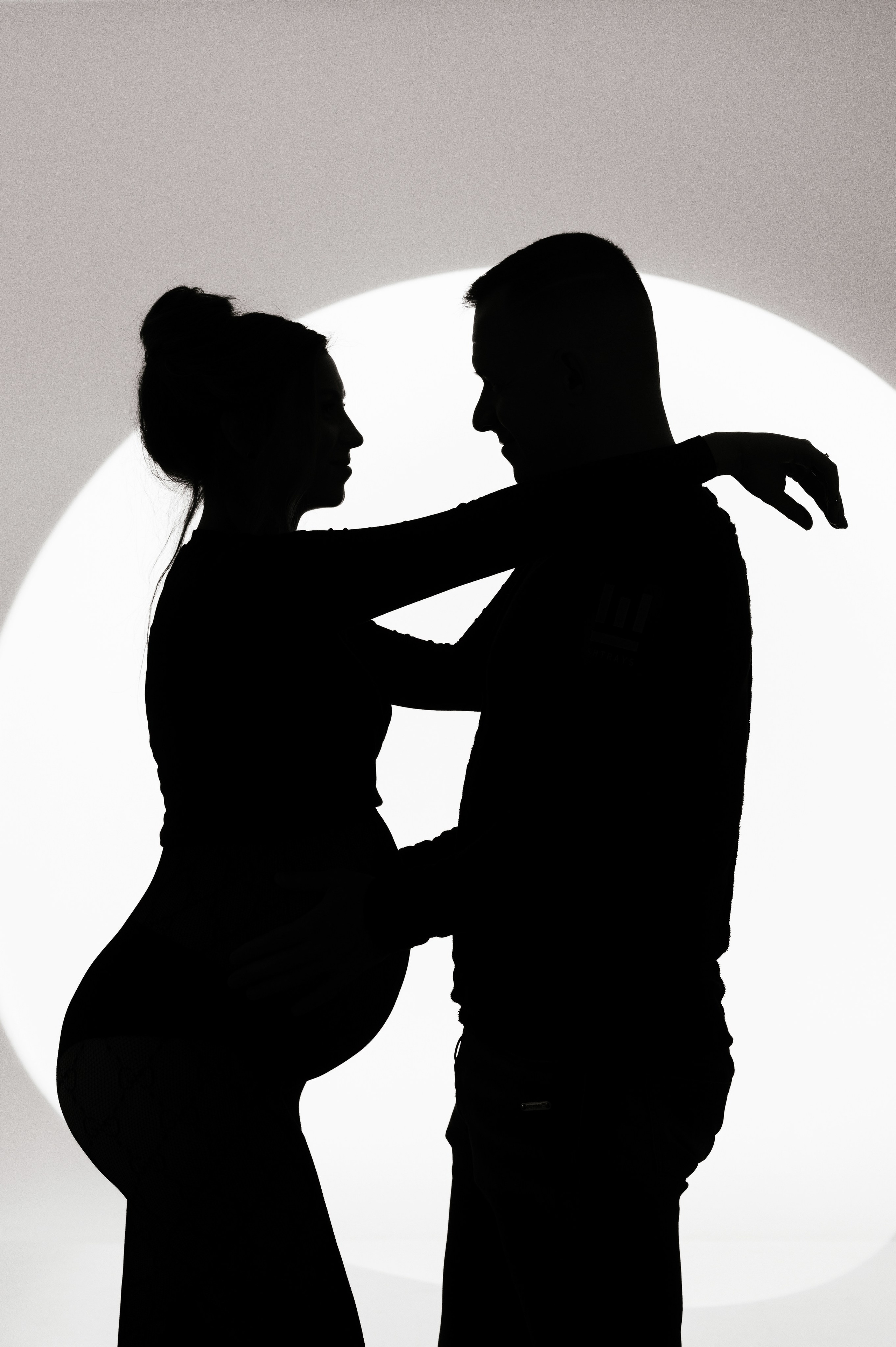 Фотосессия беременности на студии Караганда. Свадебный фотограф Караганда