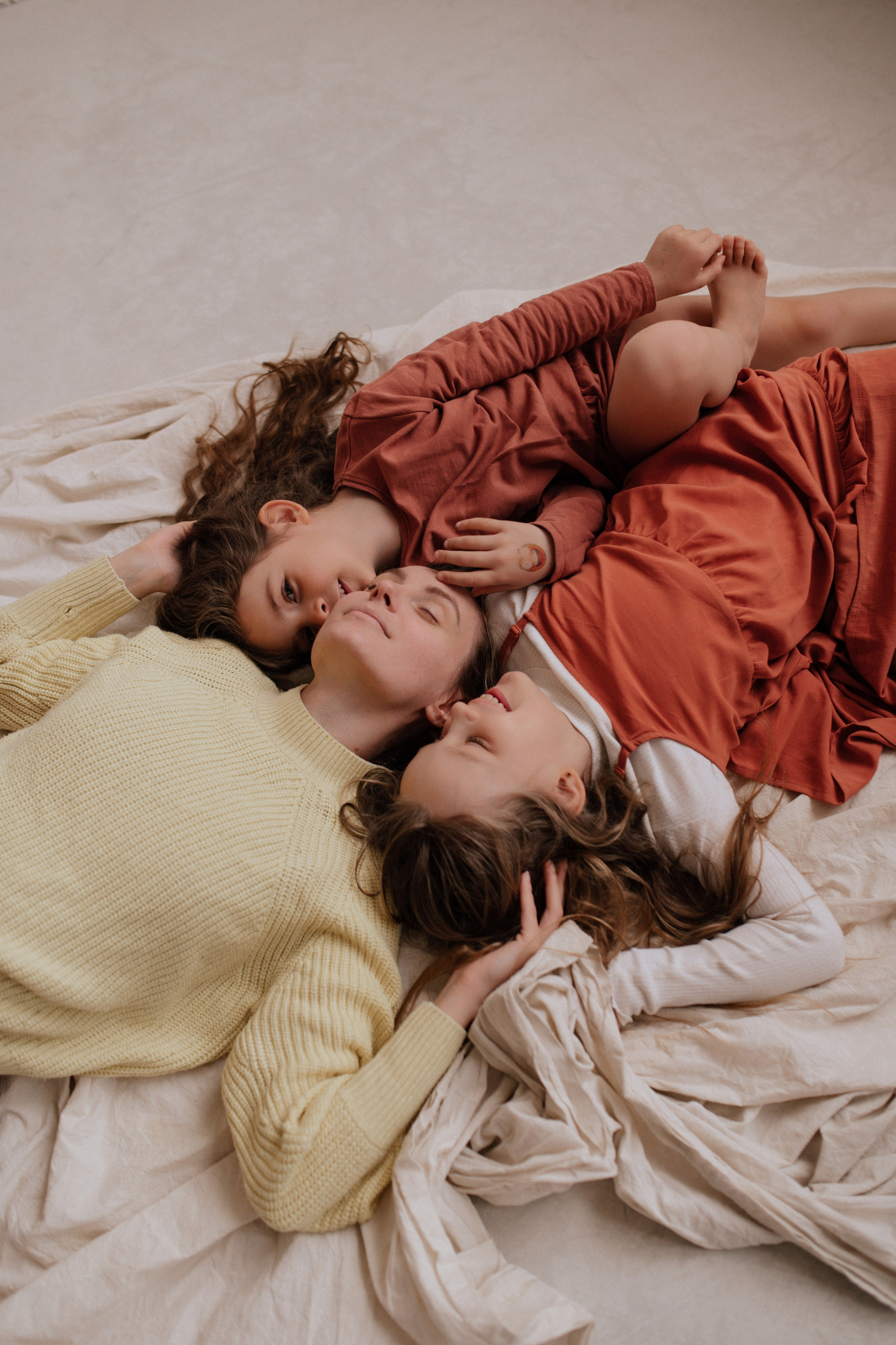 Мама и дочки. Фотограф Светлана Васильева