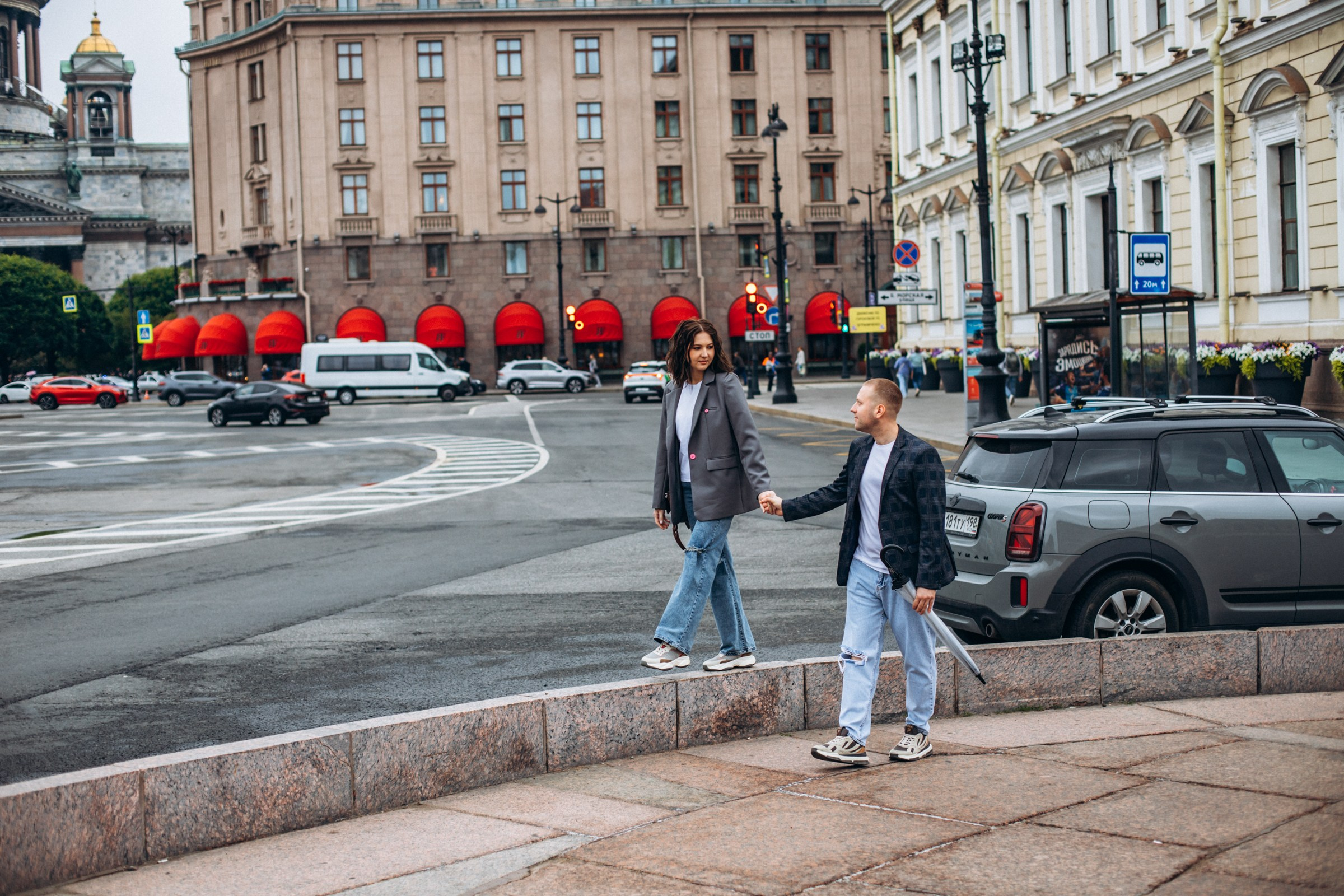 Боря и Оксана в июне. Фотопрогулка в Петербурге. Индивидуальный и семейный фотограф в Санкт-Петербурге