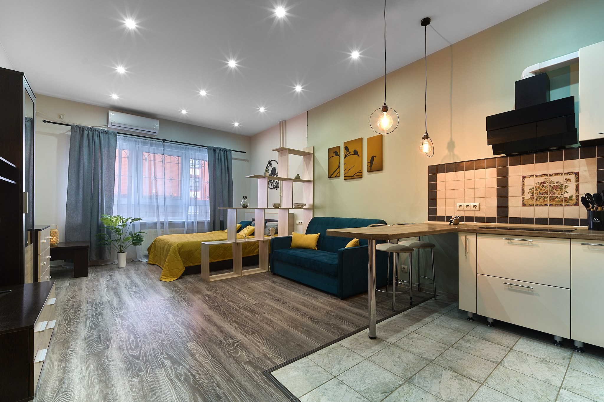 Однушка для посуточной сдачи. Заказчик — АН «Борисов». Главная