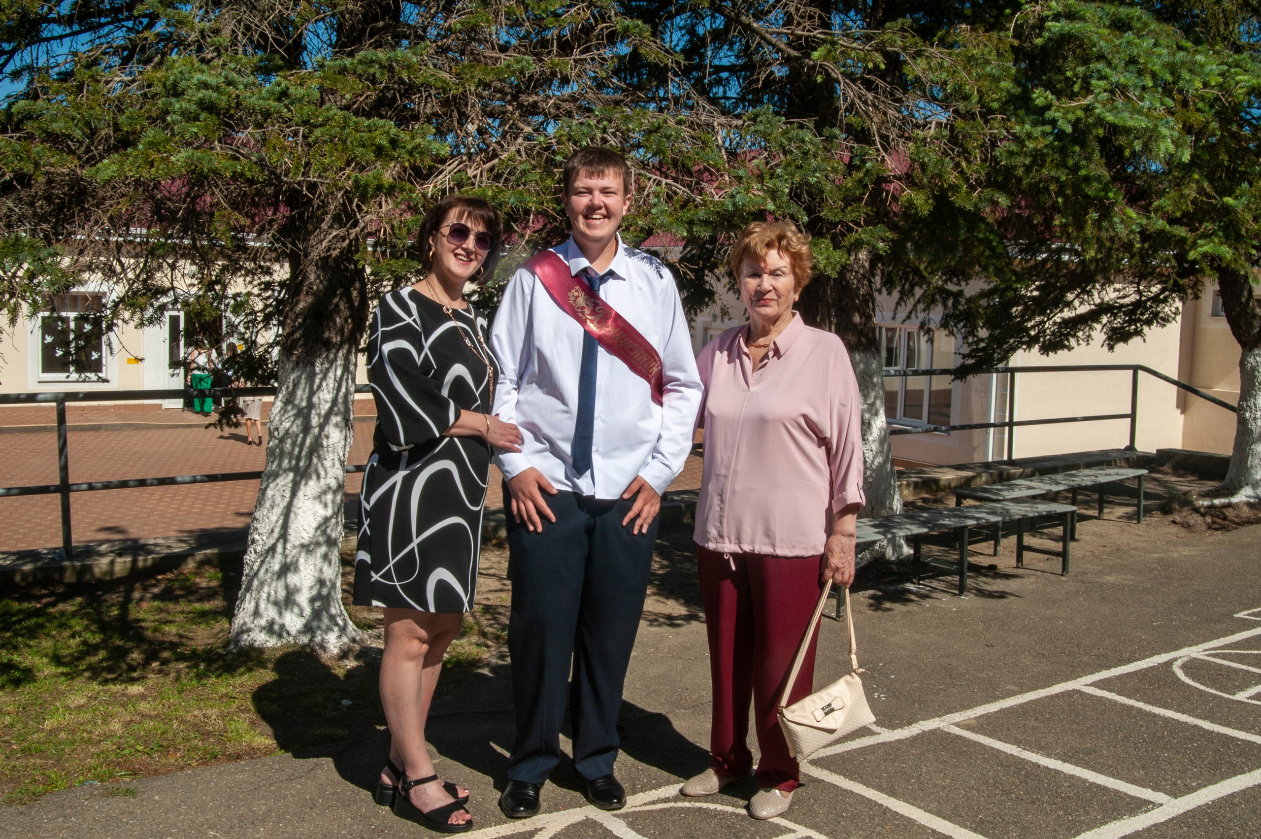 Последний Звонок МАОУ СОШ № 17 им. Эдуарда Есаяна — Архипо-Осиповка. Свадебный и семейный фотограф Денис Лукьянов в Краснодаре, Краснодарском крае и Республике Крым