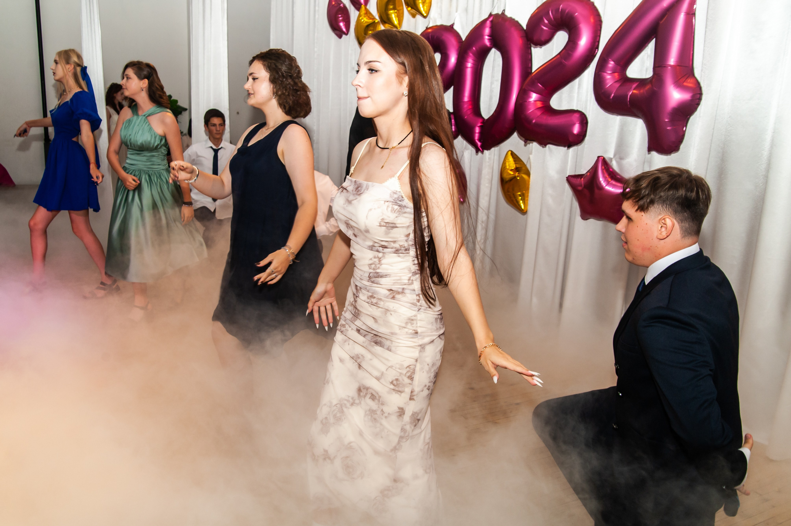 Выпускной МАОУ СОШ № 17 им. Эдуарда Есаяна. Свадебный и семейный фотограф Денис Лукьянов в Краснодаре, Краснодарском крае и Республике Крым