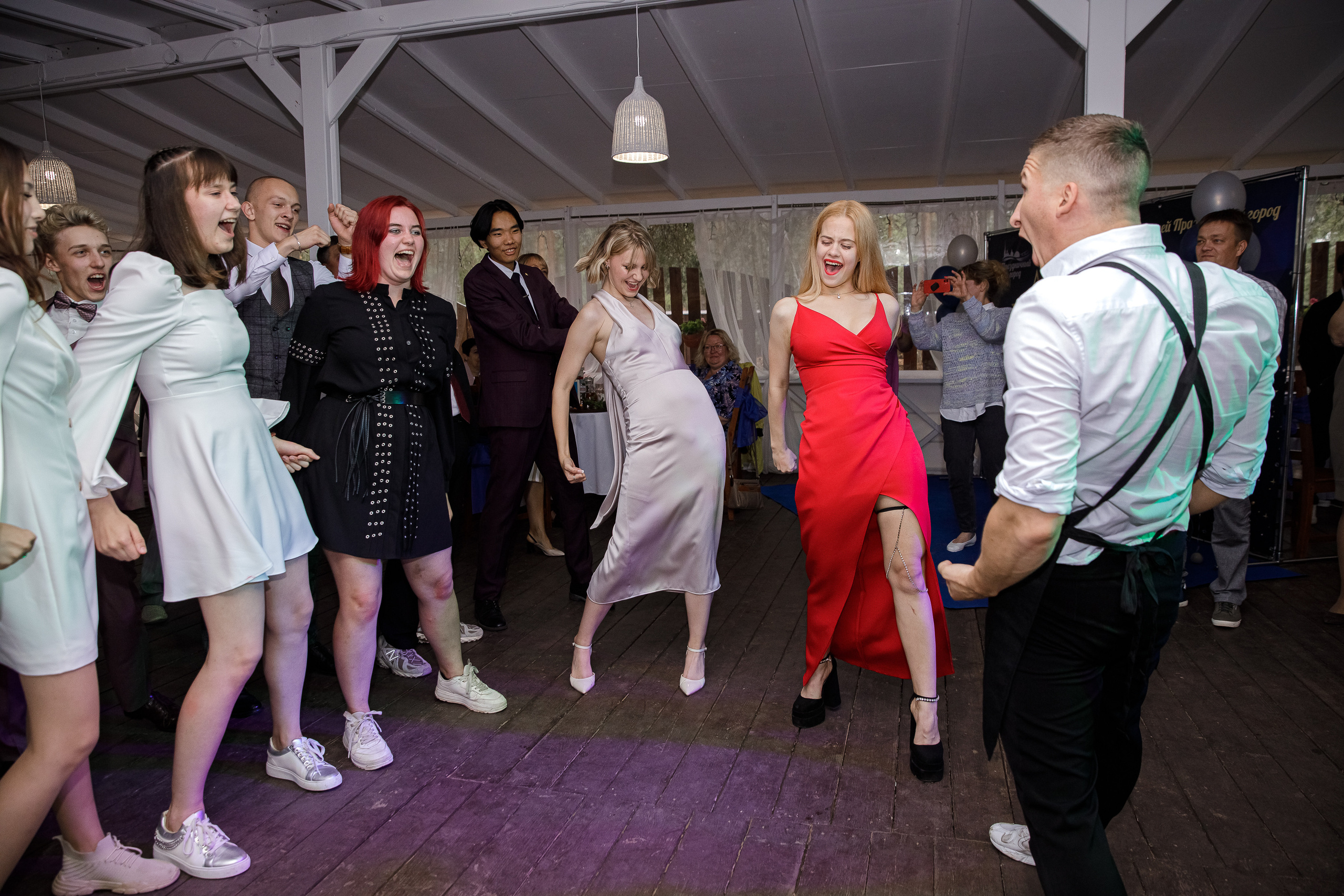 Огненный выпускной ресторан Залесье. Маша Гонтарь Семейный домашний репортажный фотограф в Санкт-Петербурге