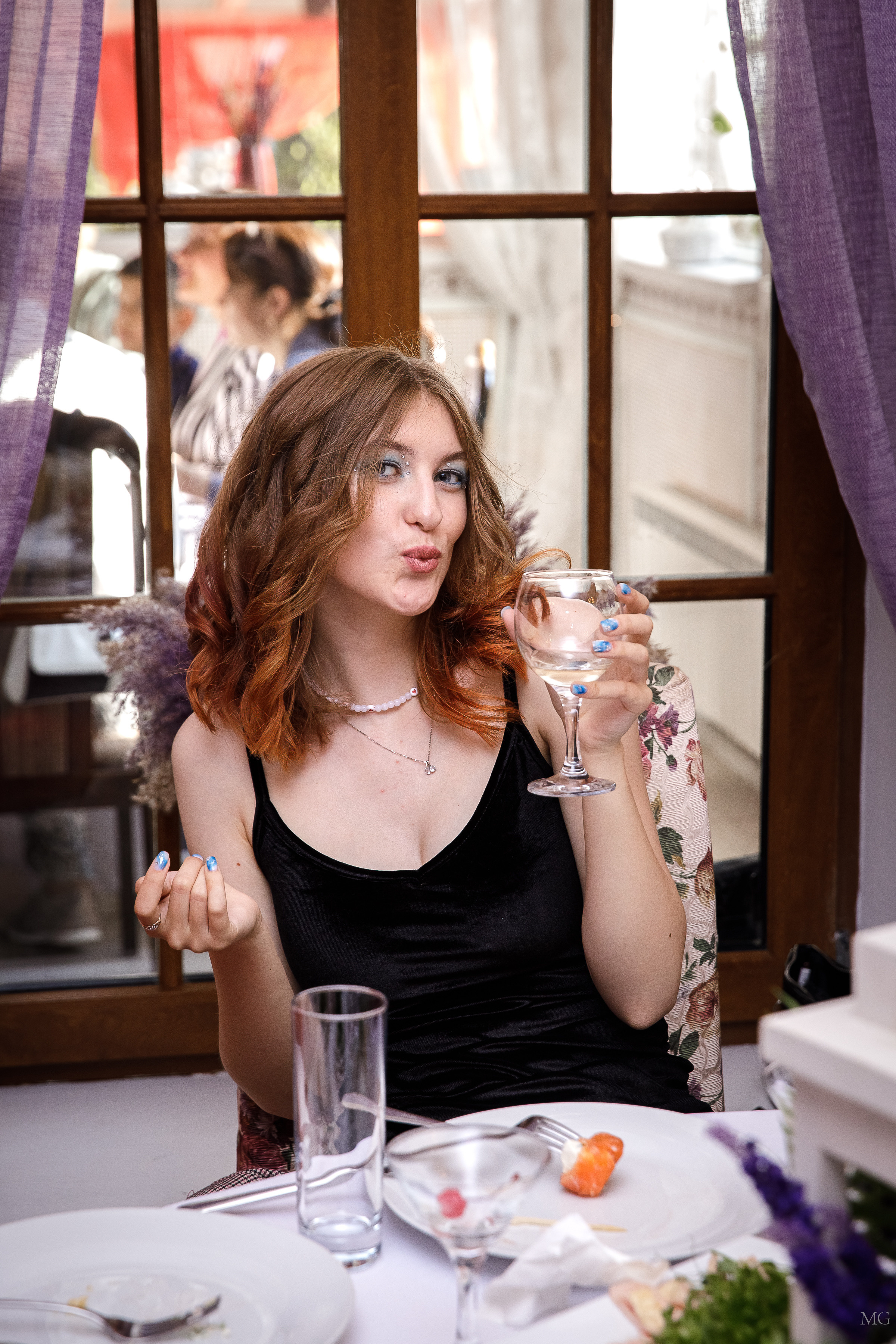 Выпускной школа 335 11кл «Черемша». Маша Гонтарь Семейный домашний репортажный фотограф в Санкт-Петербурге