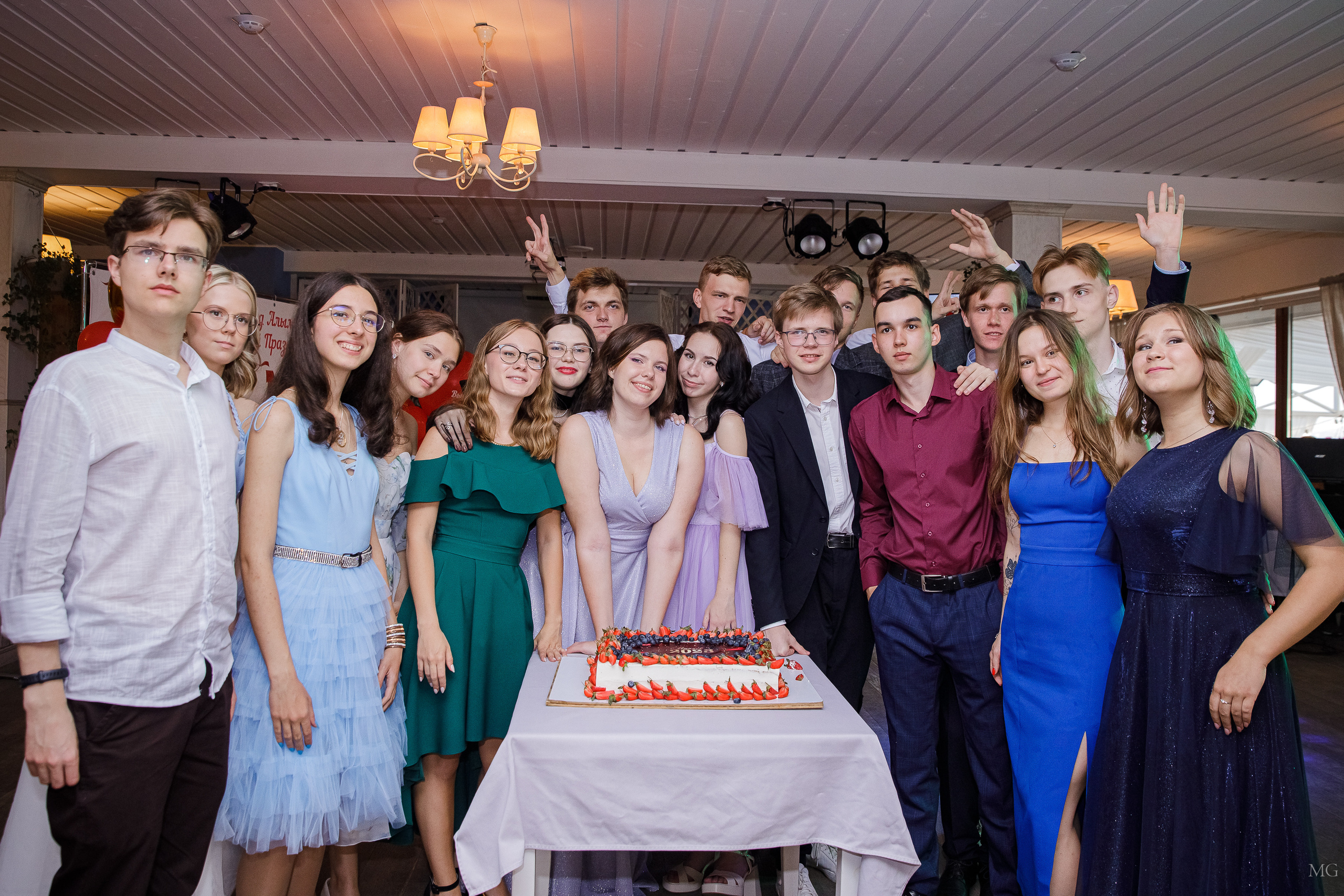Выпускной 11кл Ресторан Калипсо. Маша Гонтарь Семейный домашний репортажный фотограф в Санкт-Петербурге