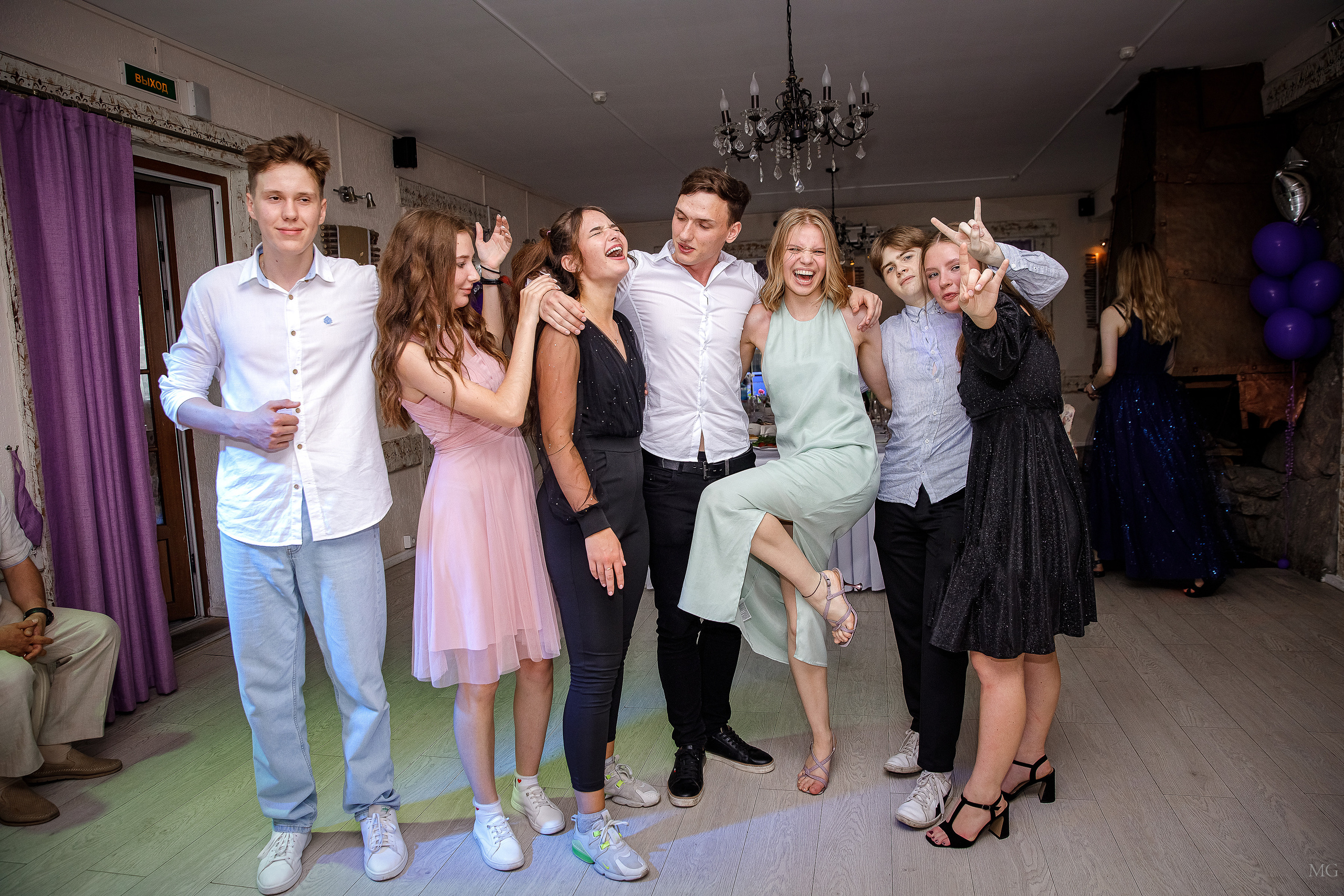 Выпускной 11Б ресторан Черемша. Маша Гонтарь Семейный домашний репортажный фотограф в Санкт-Петербурге