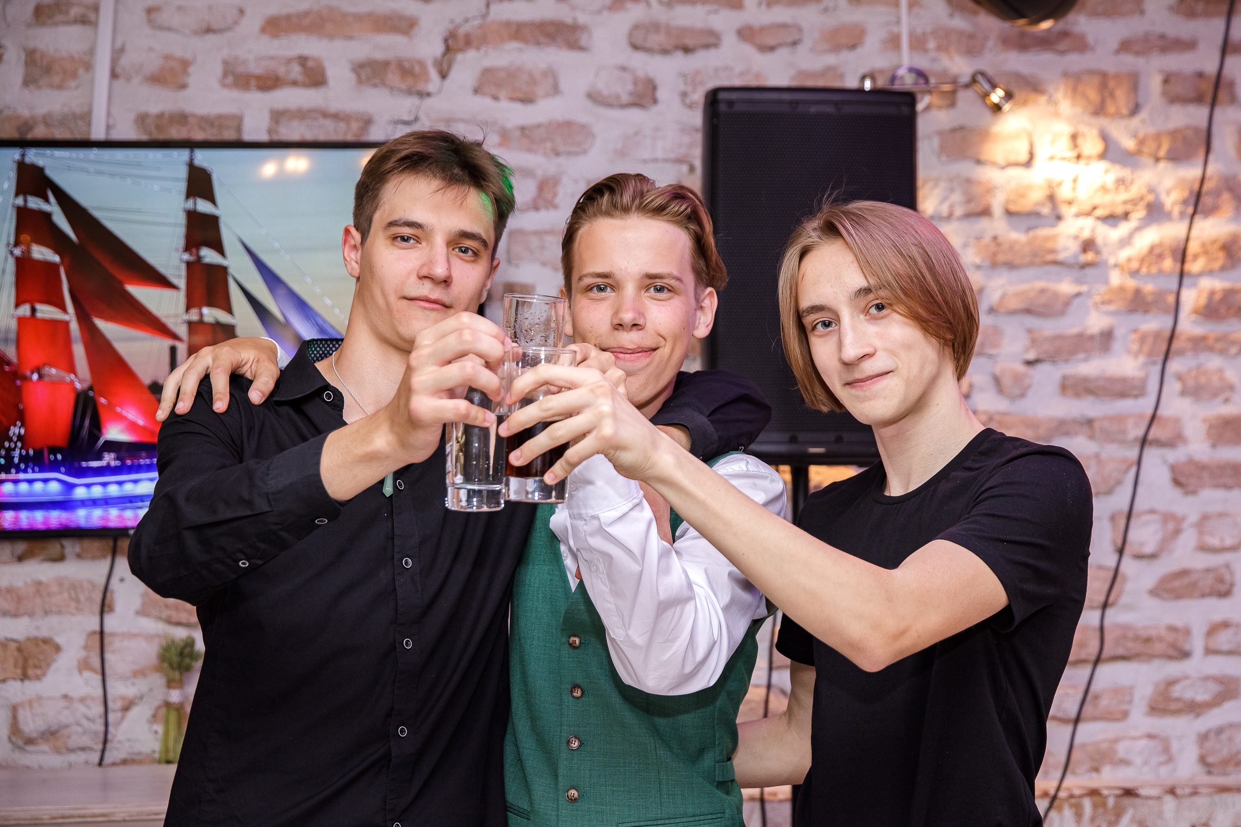 Выпускной школа 335 11кл «Черемша». Маша Гонтарь Семейный домашний репортажный фотограф в Санкт-Петербурге