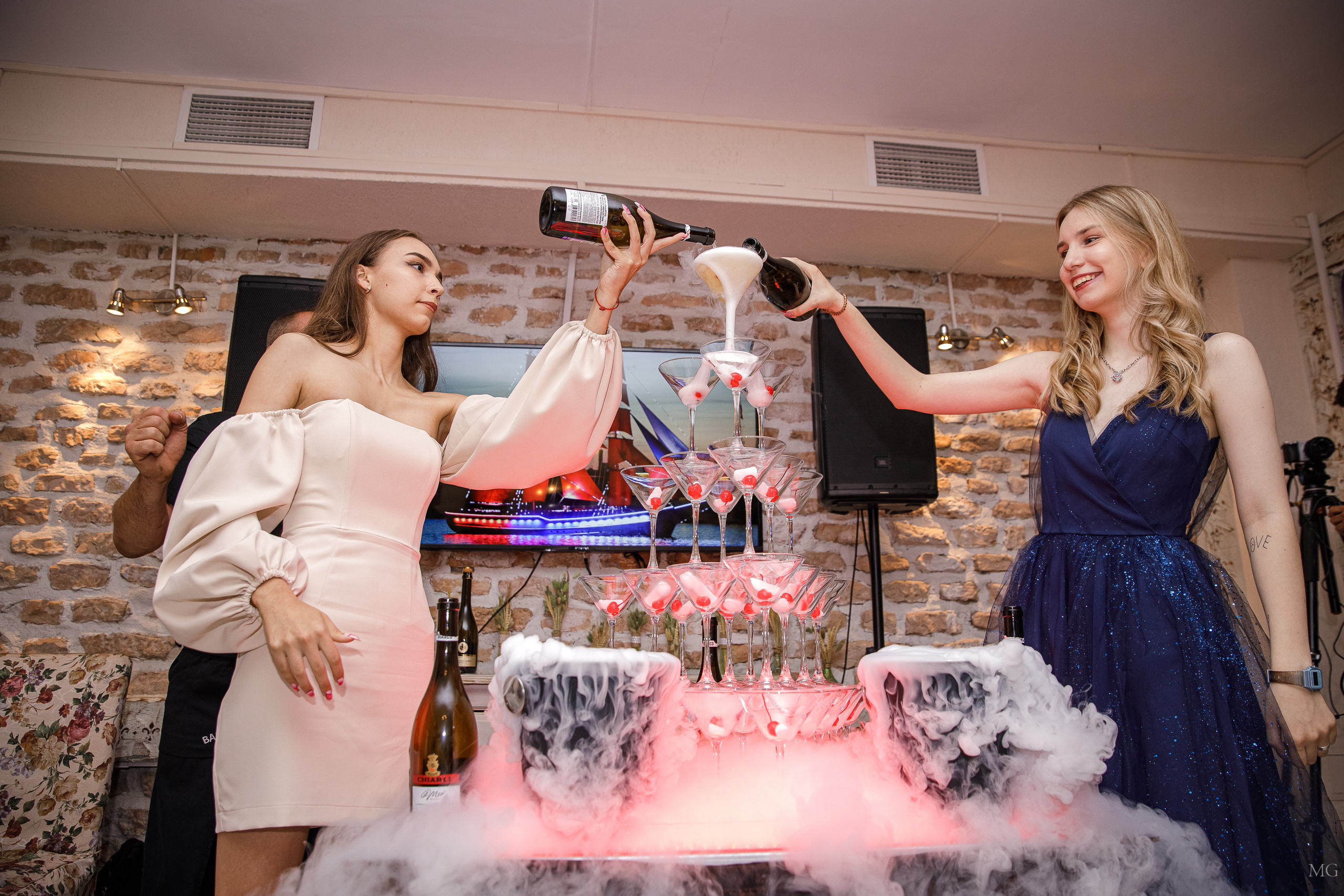 Выпускной 11Б ресторан Черемша. Маша Гонтарь Семейный домашний репортажный фотограф в Санкт-Петербурге