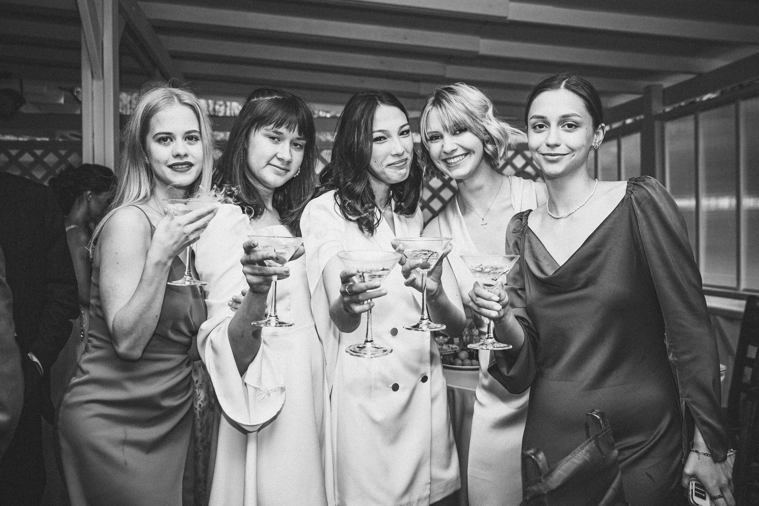 Огненный выпускной ресторан Залесье. Маша Гонтарь Семейный домашний репортажный фотограф в Санкт-Петербурге