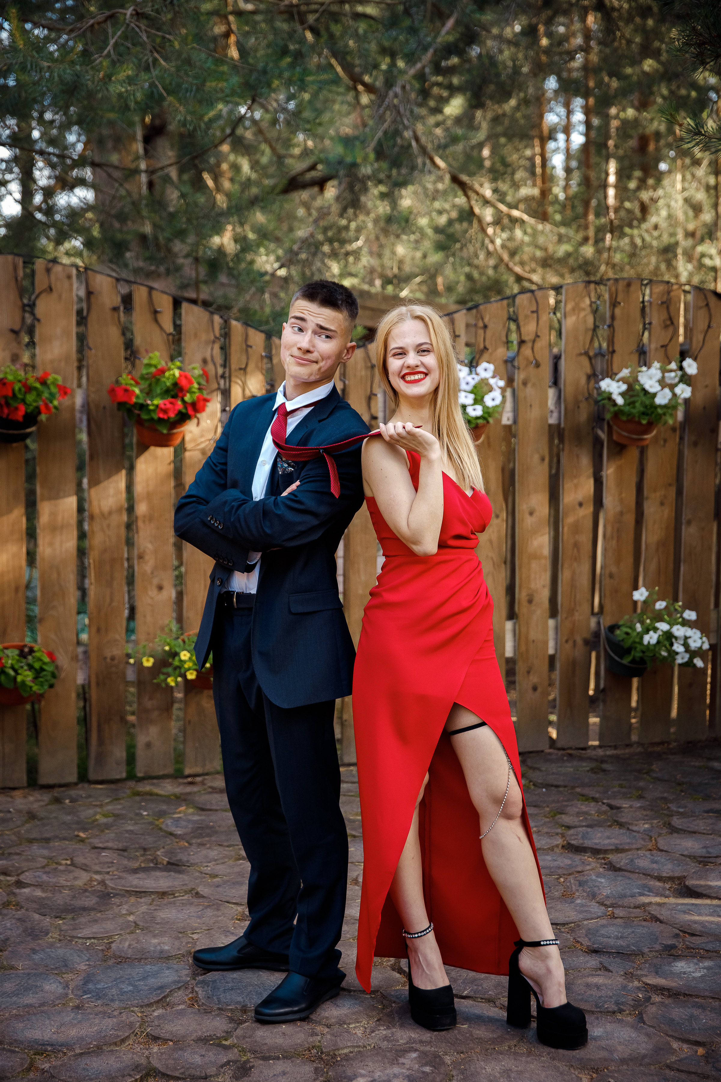 Огненный выпускной ресторан Залесье. Маша Гонтарь Семейный домашний репортажный фотограф в Санкт-Петербурге