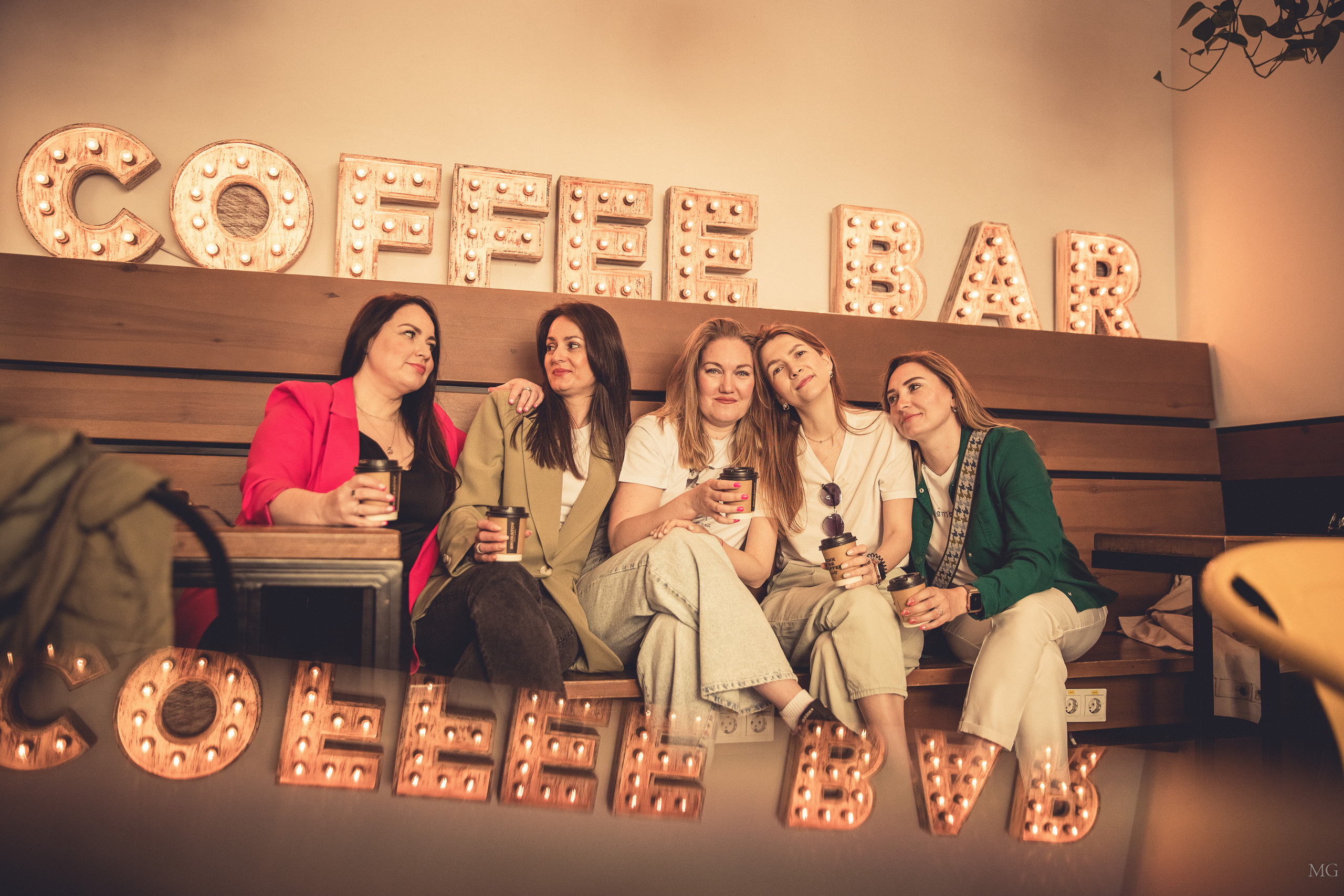 Подруги в Питере. Маша Гонтарь Семейный домашний репортажный фотограф в Санкт-Петербурге