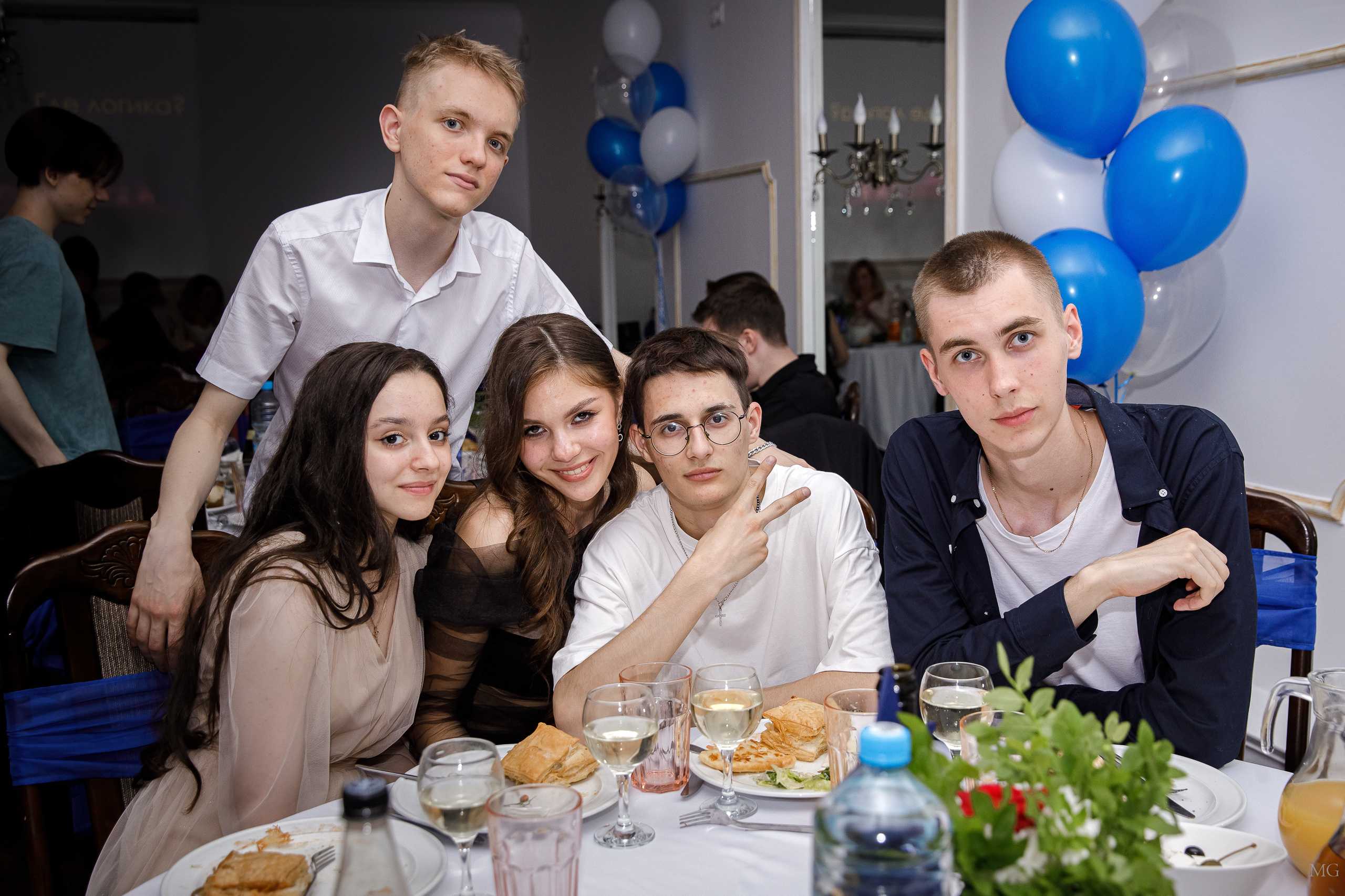 Выпускной Старая мельница 11А+Б. Маша Гонтарь Семейный домашний репортажный фотограф в Санкт-Петербурге