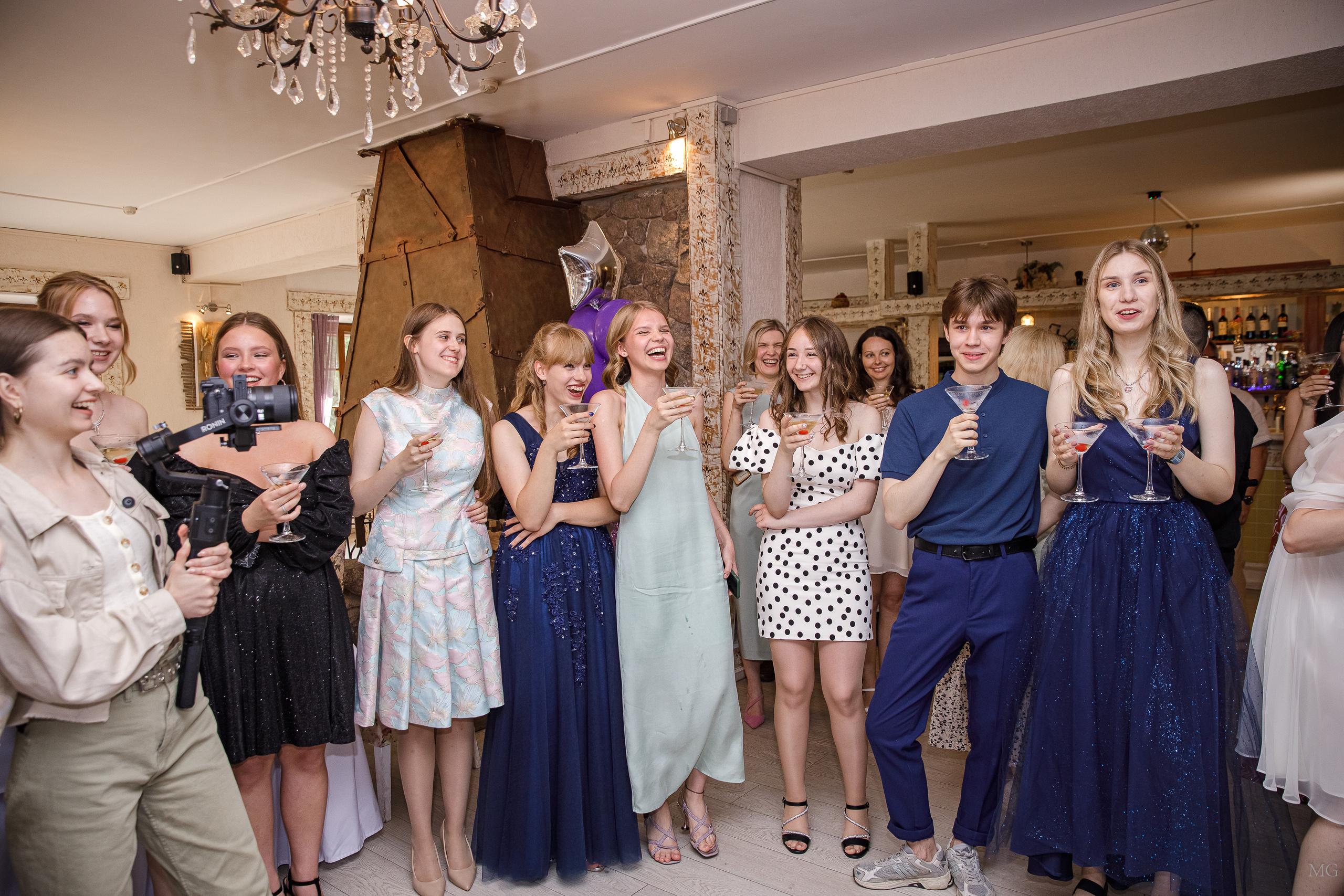 Выпускной 11Б ресторан Черемша. Маша Гонтарь Семейный домашний репортажный фотограф в Санкт-Петербурге