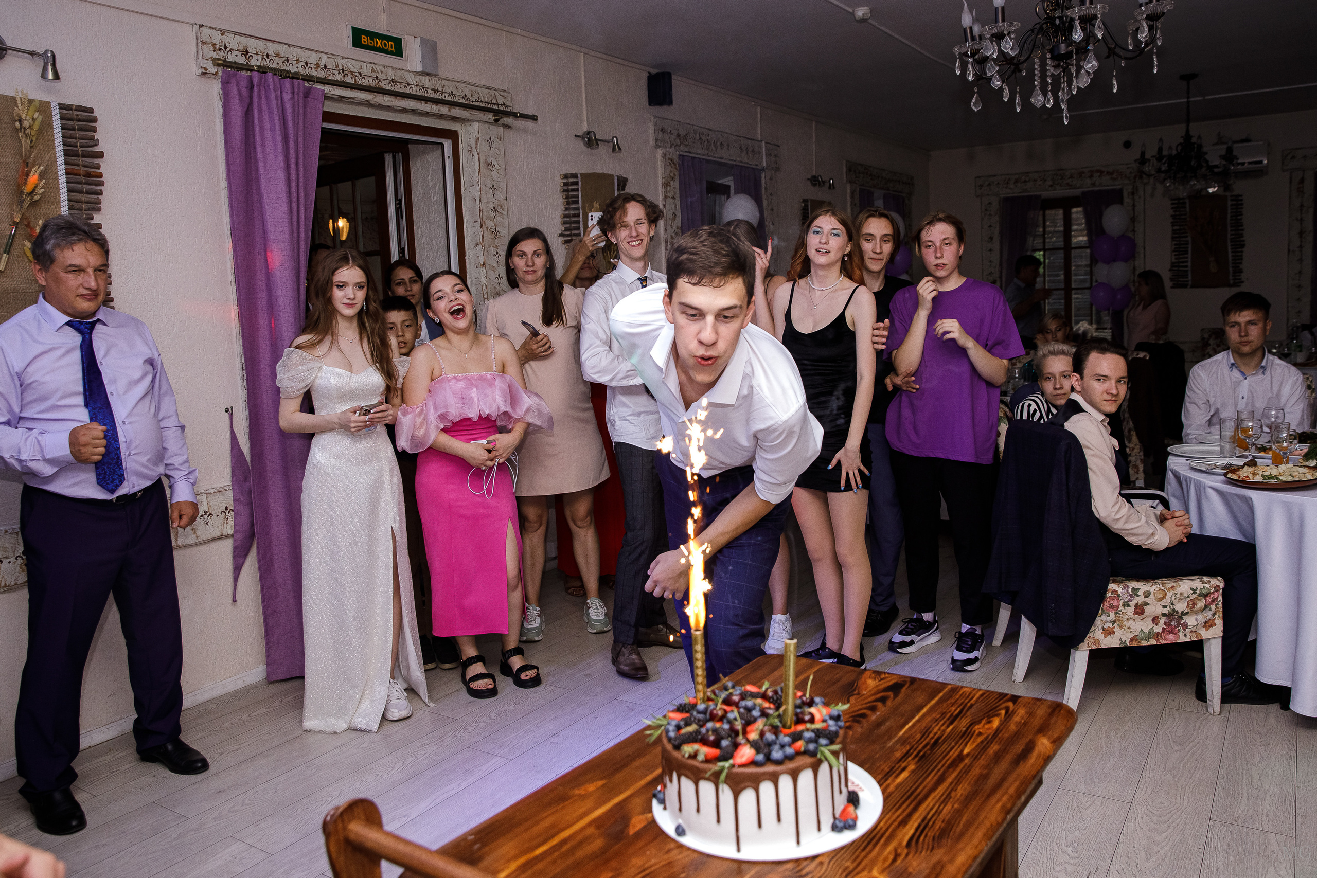 Выпускной школа 335 11кл «Черемша». Маша Гонтарь Семейный домашний репортажный фотограф в Санкт-Петербурге