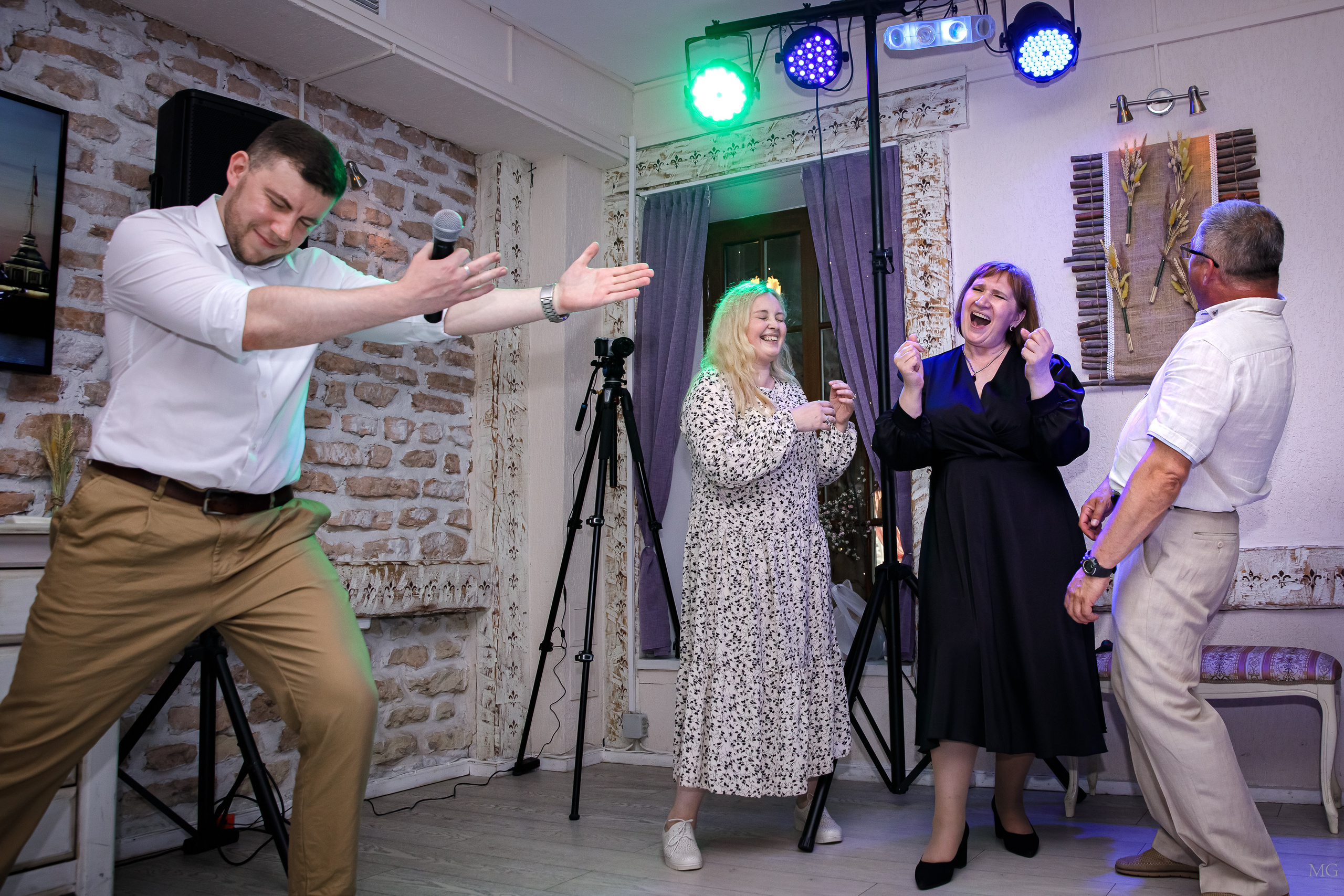 Выпускной 11Б ресторан Черемша. Маша Гонтарь Семейный домашний репортажный фотограф в Санкт-Петербурге