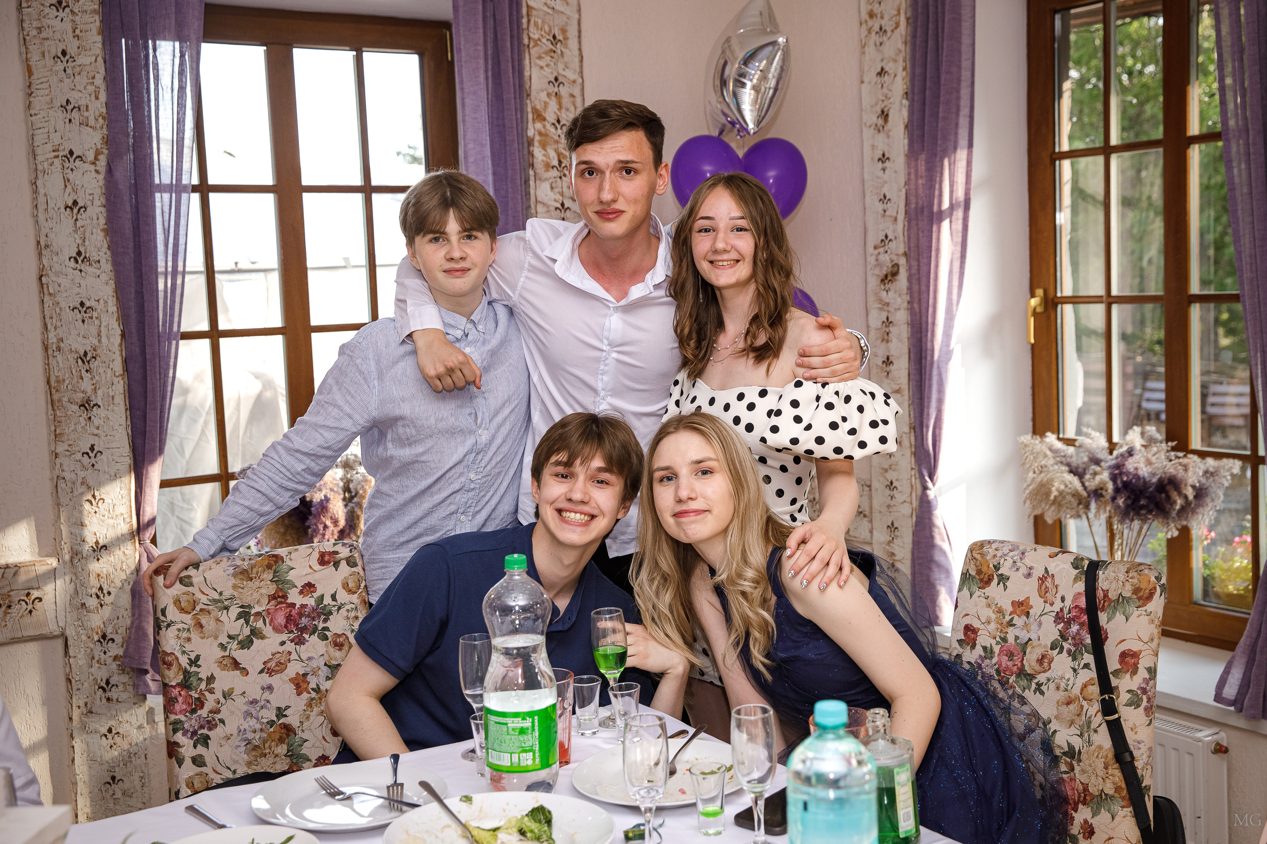 Выпускной 11Б ресторан Черемша. Маша Гонтарь Семейный домашний репортажный фотограф в Санкт-Петербурге