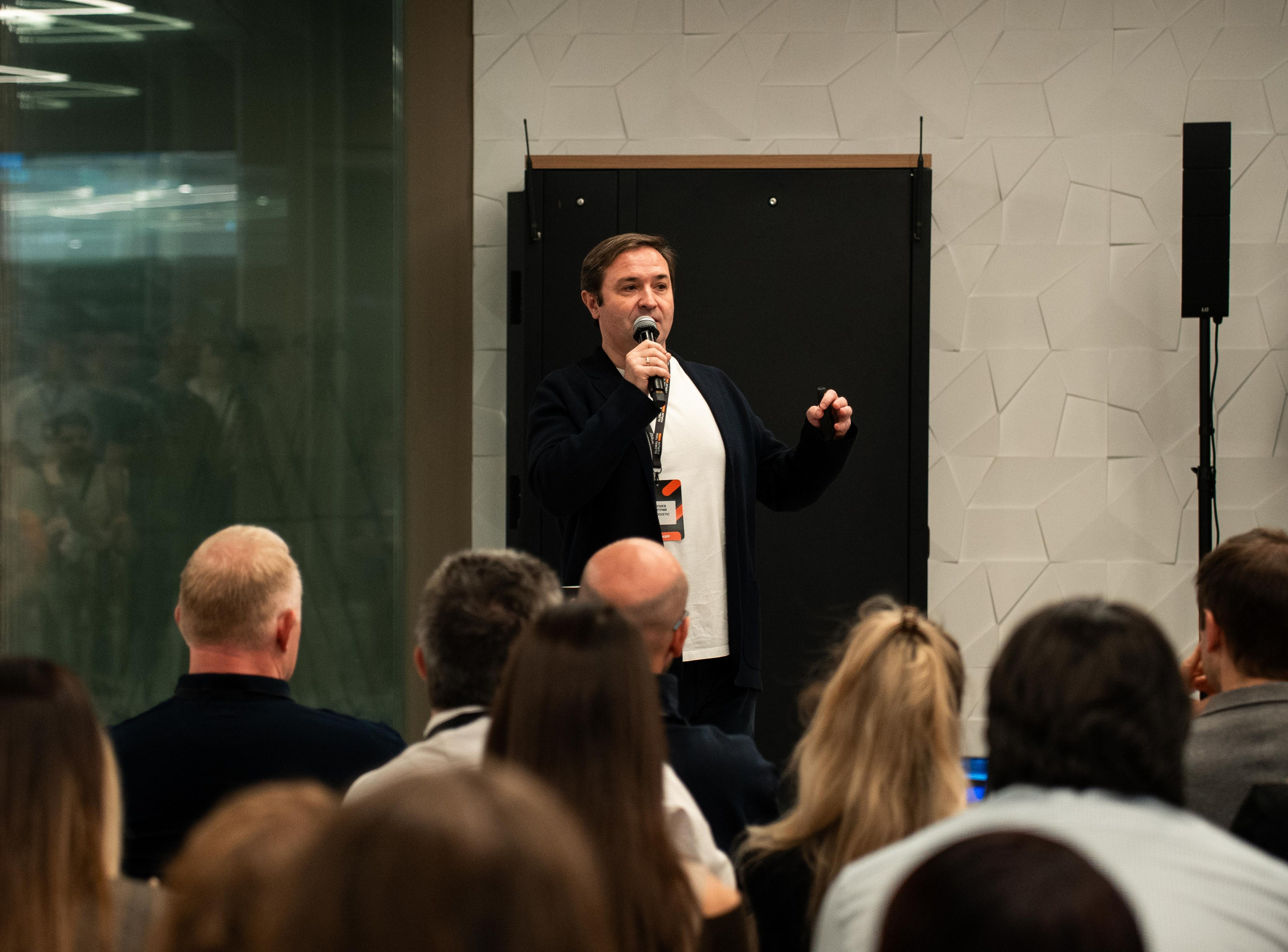 Global Tech Forum 27.03.2026. Коммерческий и художественный фотограф и видеограф в Москве Арсений Тургенев