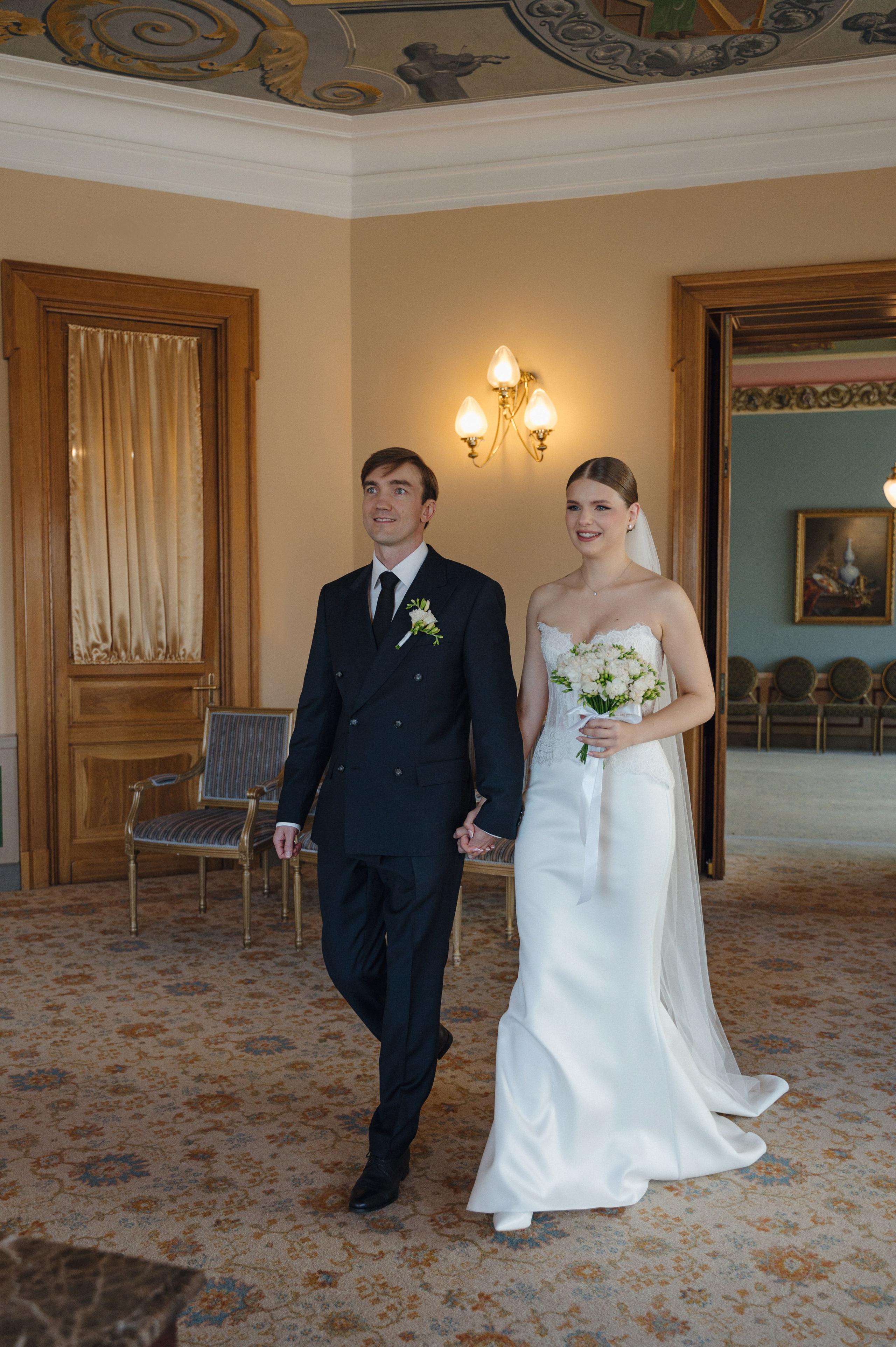 Дмитрий и Луиза. Гостиница Националь и ресторан Белуга. Свадебный фотограф Москва и Санкт-Петербург. Анастасия Чудина