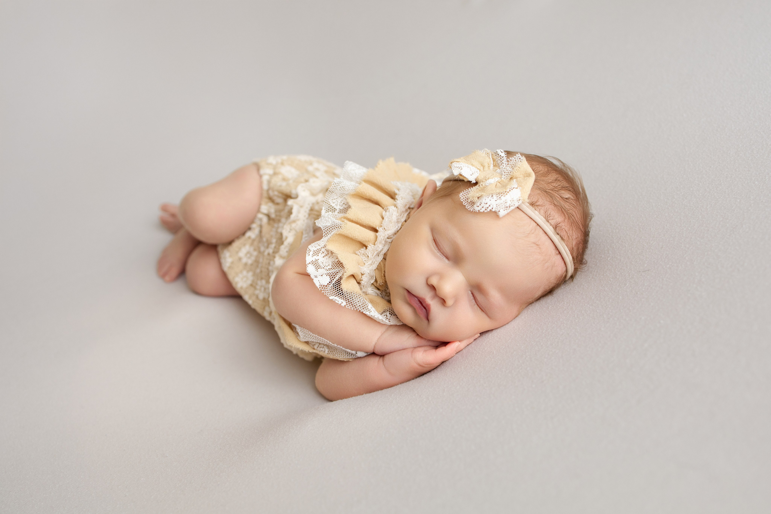 Вера 11 дней. Фотограф новорождённых Newborn Москва