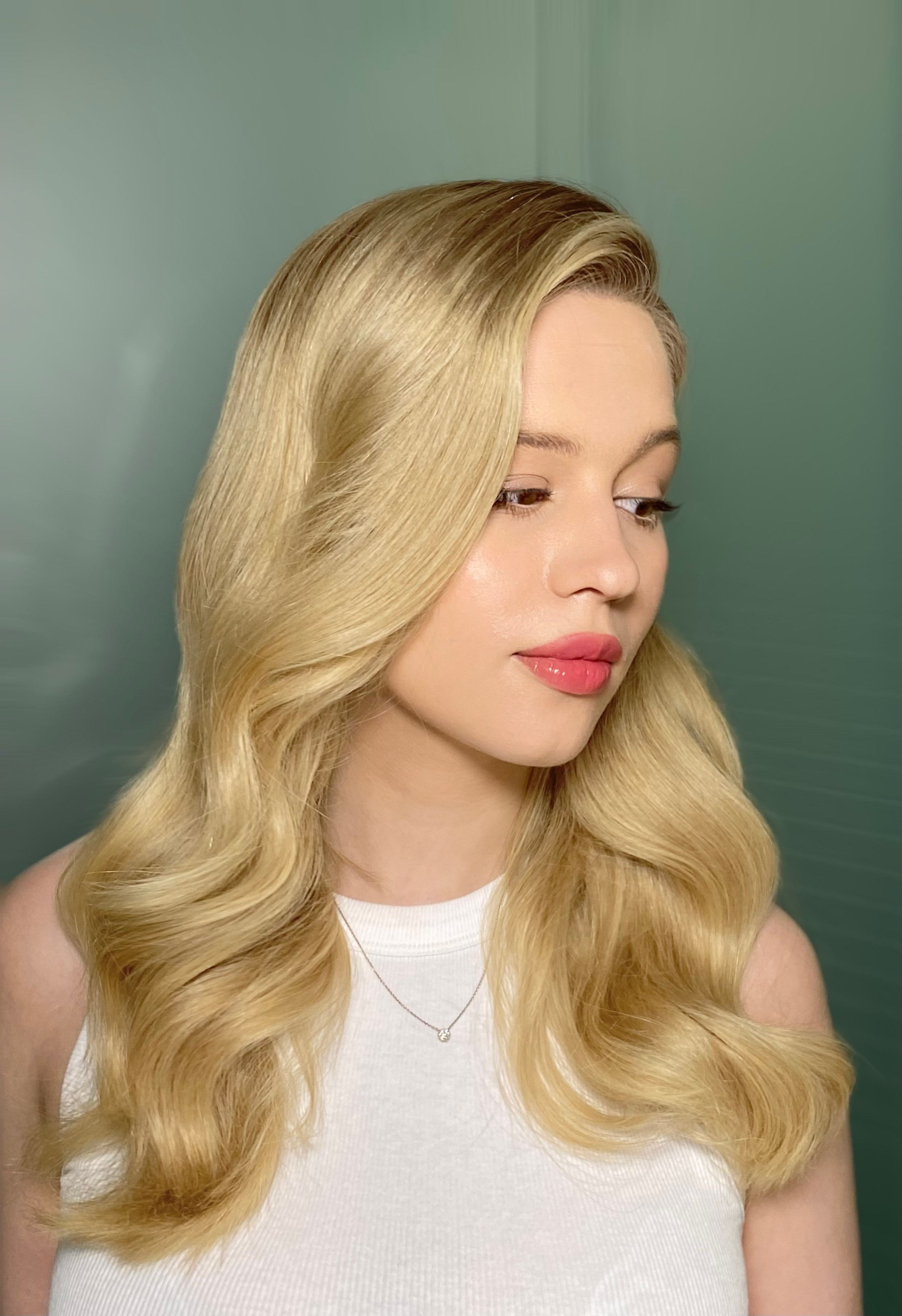 УКЛАДКА ВОЛОС ПРИЧЕСКИ В МОСКВЕ. СВАДЕБНЫЙ ВИЗАЖИСТ-СТИЛИСТ В МОСКВЕ ПРИЧЕСКИ МАКИЯЖ БРОВИ ВЫЕЗД