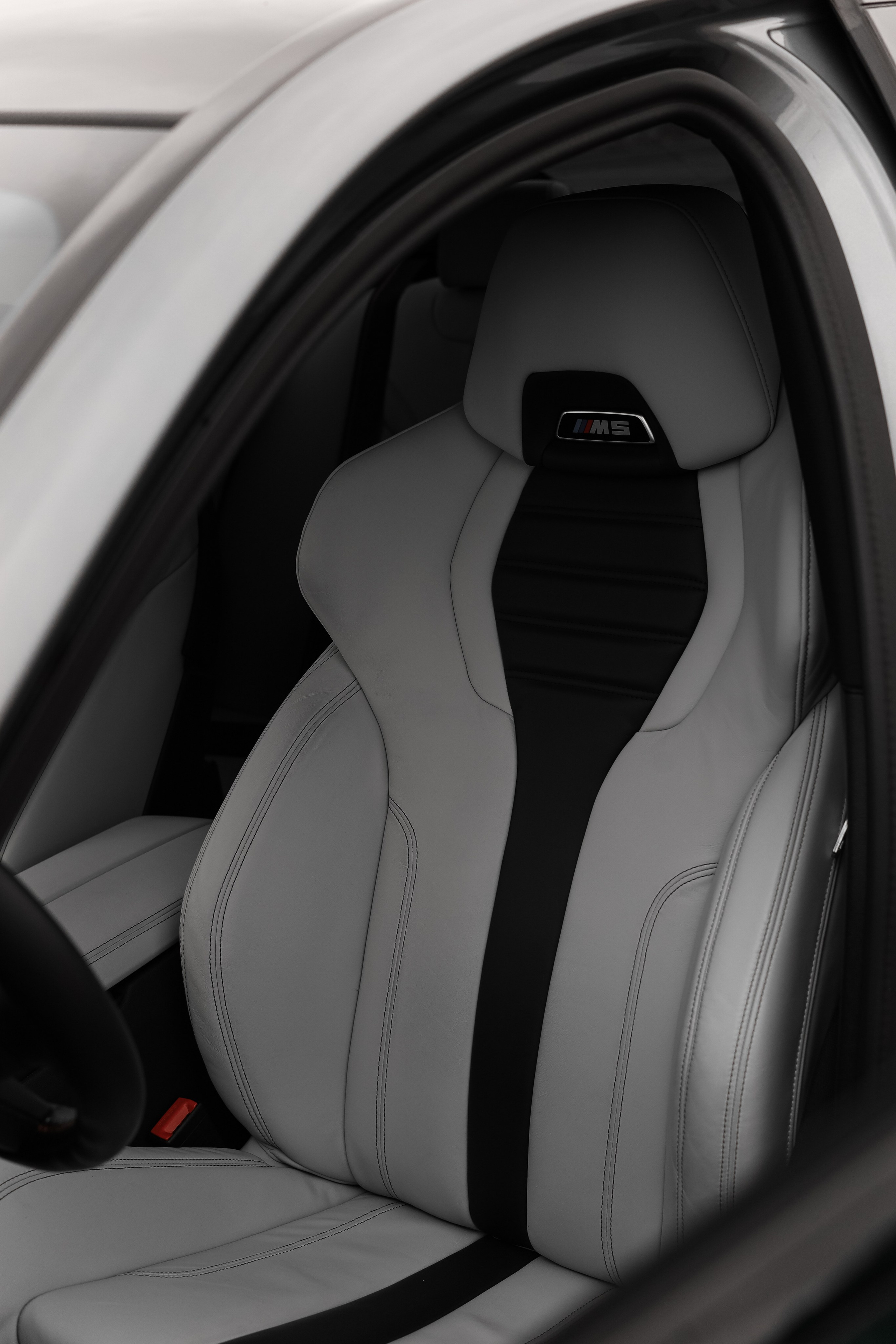 𝐵𝑀𝒲 𝑀5. Wedding Photographer from St.Petersburg