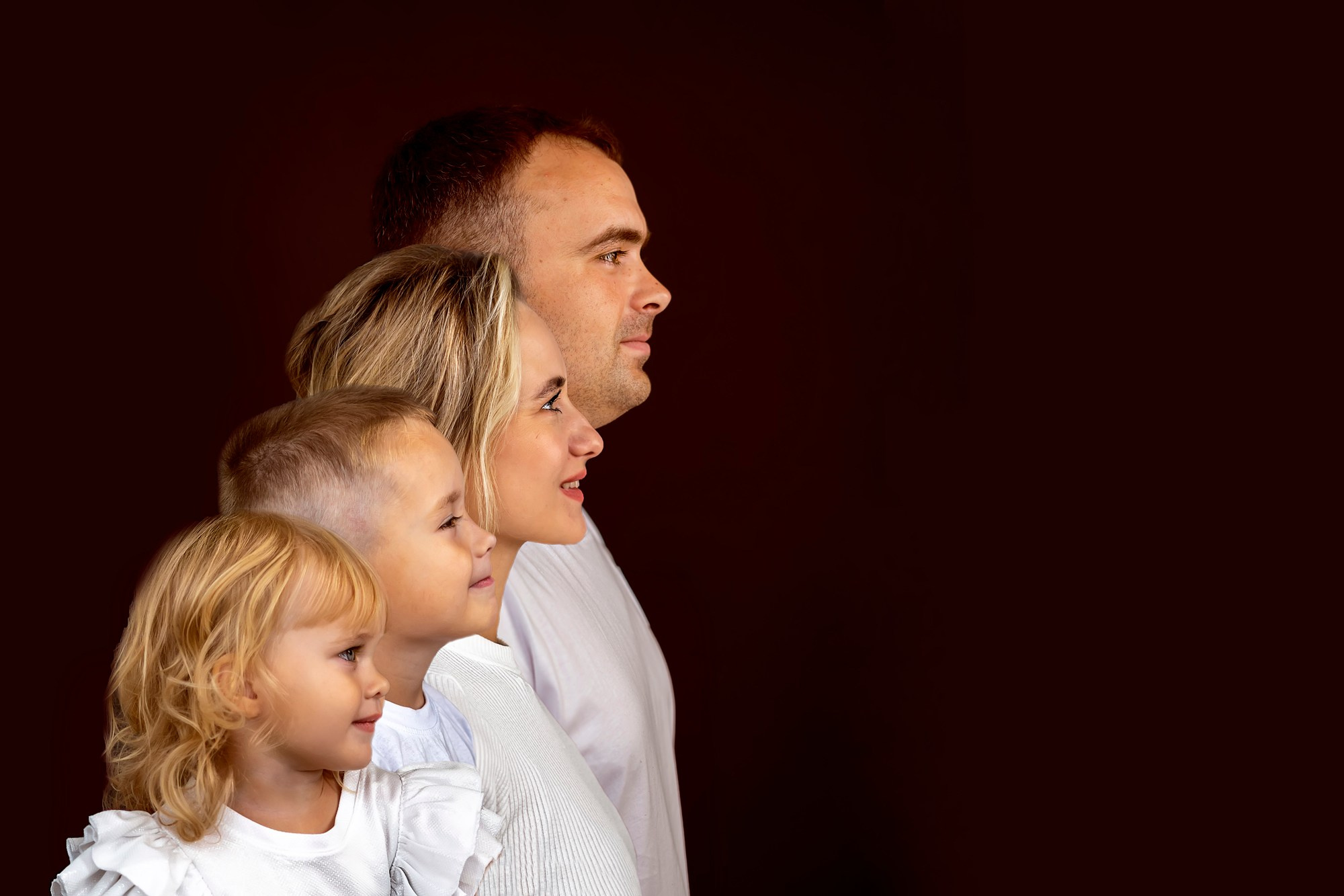 Семейная съёмка на циклораме. Семейный и детский фотограф в Хабаровске Анна Гриневич