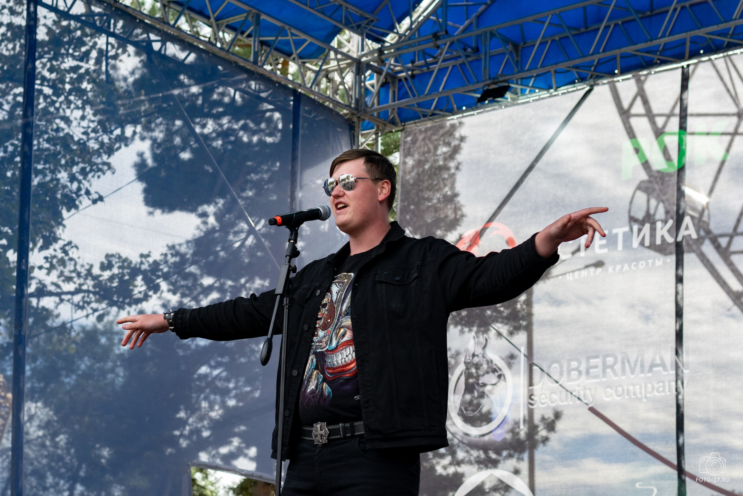 Антон Курдюмов фотограф в Хабаровске Рина Курдюмова фото27 foto27 Антон Дорофеев репортажный репортаж документалист Тони и Рина фотосоздатели Международный фестиваль Рок в защиту животных Хабаровск