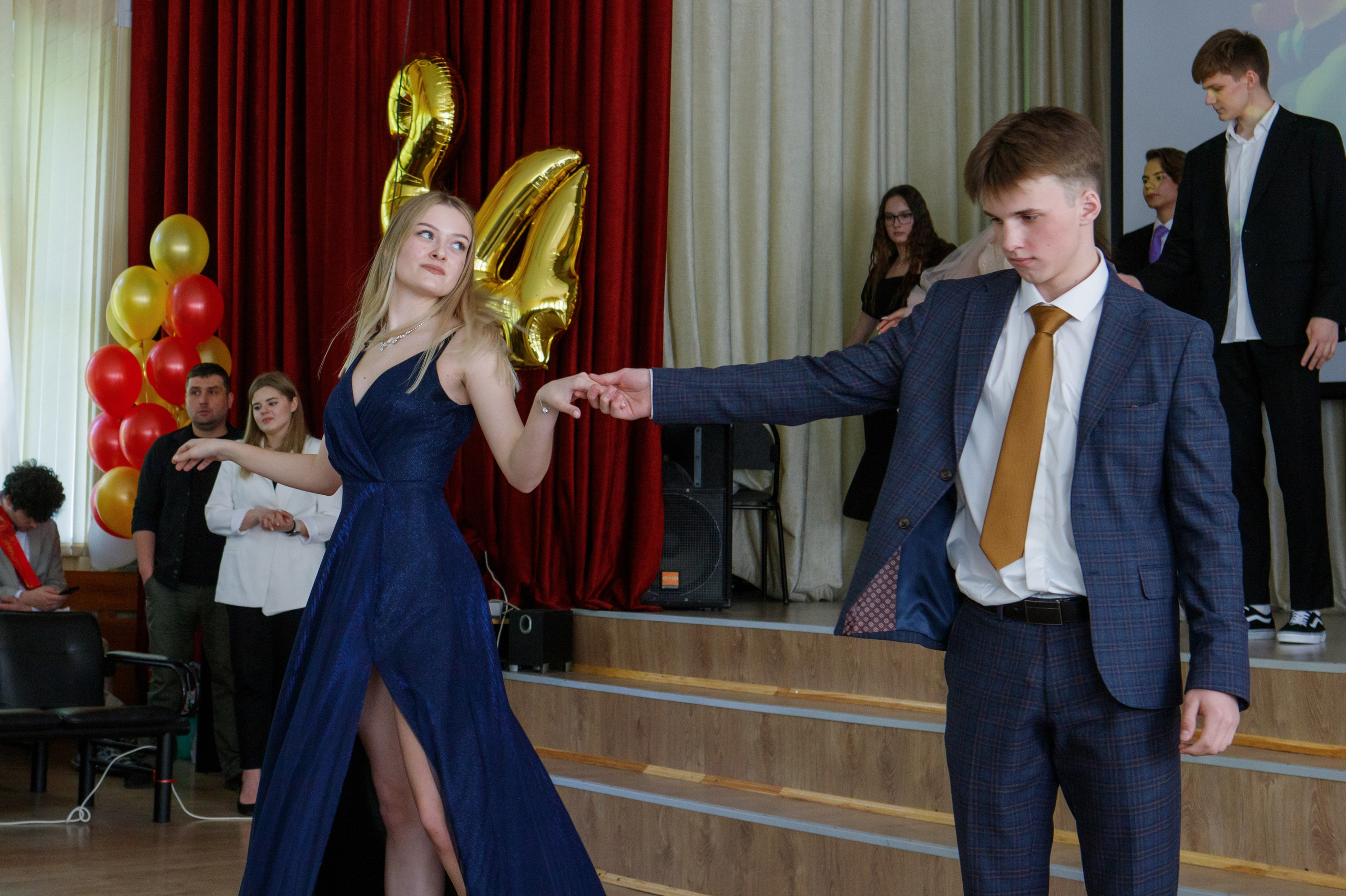 11 класс / Последний звонок / Гимназия № 1558 / г. Москва. Детский и семейный фотограф Мария Киселёва. Москва
