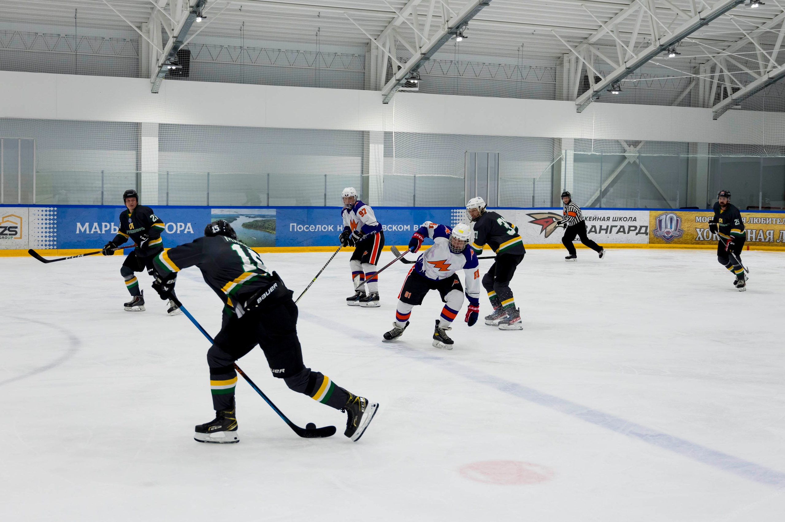 Хоккейный матч корпоративной команды Зарубежнефть. Репортажный фотограф и видеограф Слава Думчев. Тимбилдинги, отчетники, корпоративы