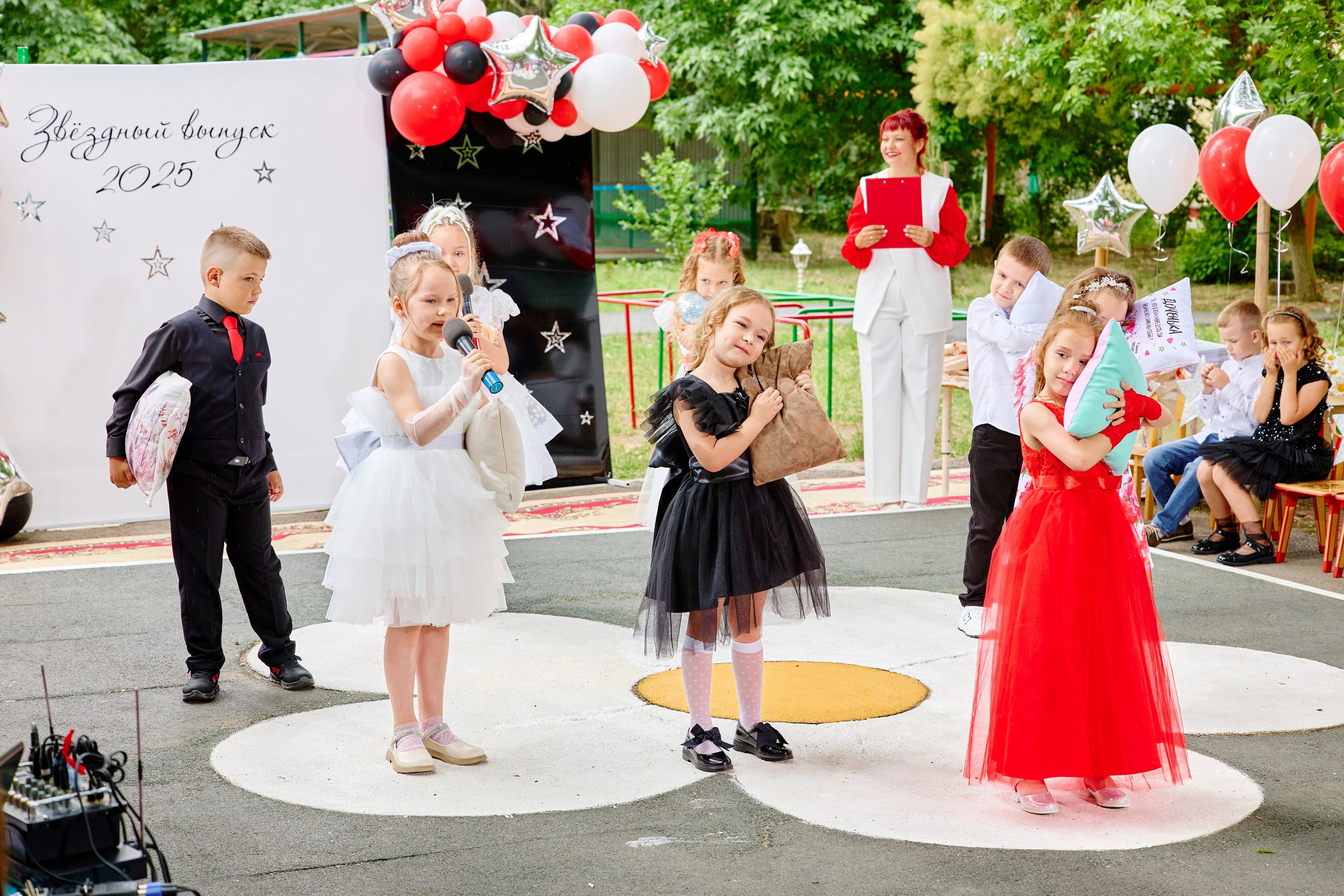 Выпускной 45 сад. Фотограф Выпускные альбомы Таганрог Сергей Коробченко