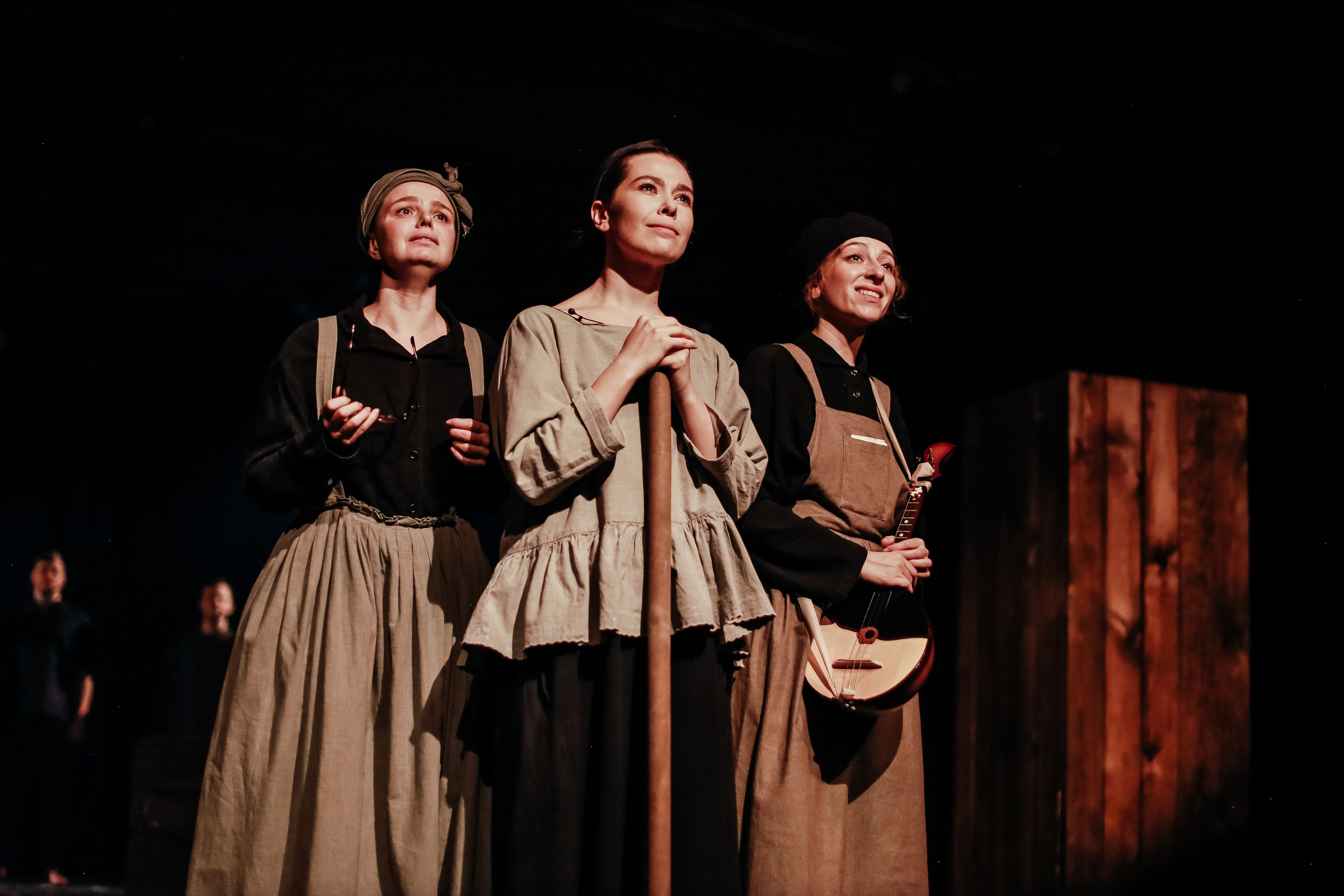 «Марьино поле». Молодежный театр Алтая. Режиссёр Ирина Астафьева. Фоторепортаж. Театральная фотосъёмка